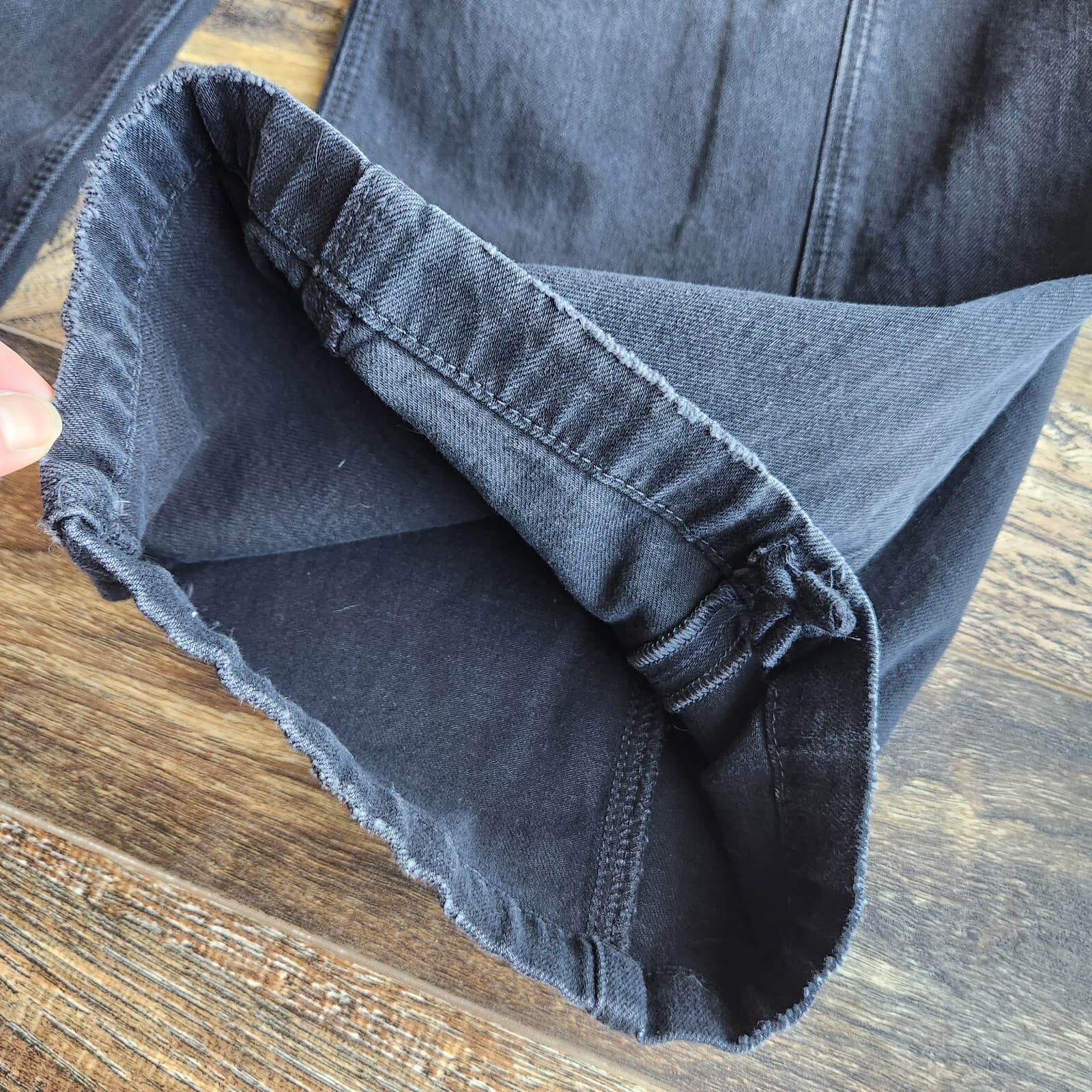 NWT American Eagle Strigid Super High-Rise Ultra Wide Leg Jeans Black Women 4/27 - Thumbnail 4