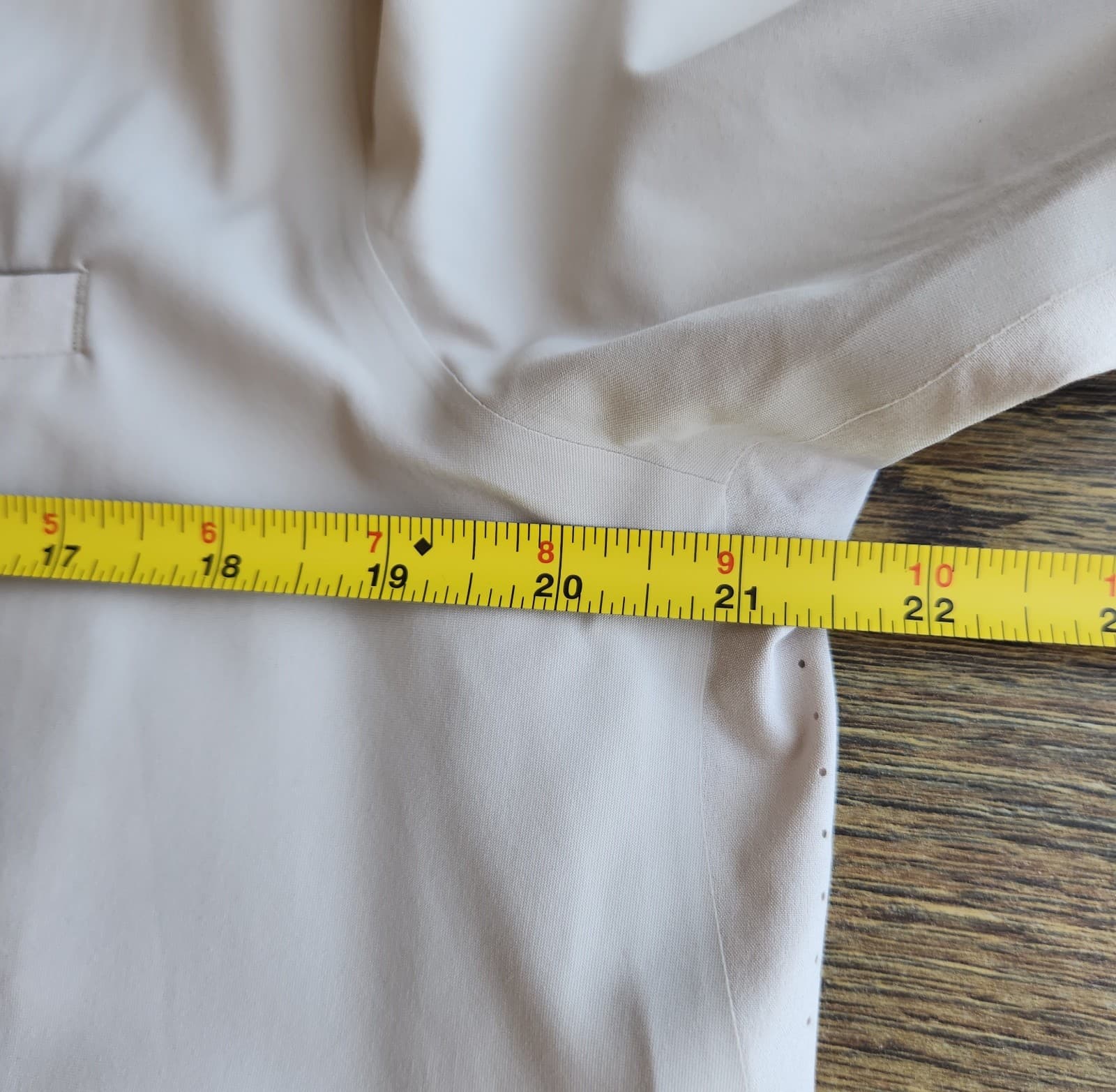 Athleta Urbanite Button-Up Wrinkle-Resistant Shirt Long Sleeve Pocket Beige Sz.M - Thumbnail 12