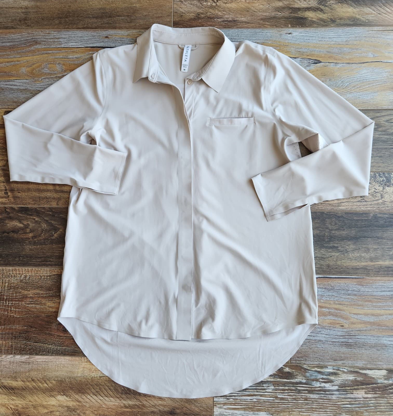 Athleta Urbanite Button-Up Wrinkle-Resistant Shirt Long Sleeve Pocket Beige Sz.M - Thumbnail 8