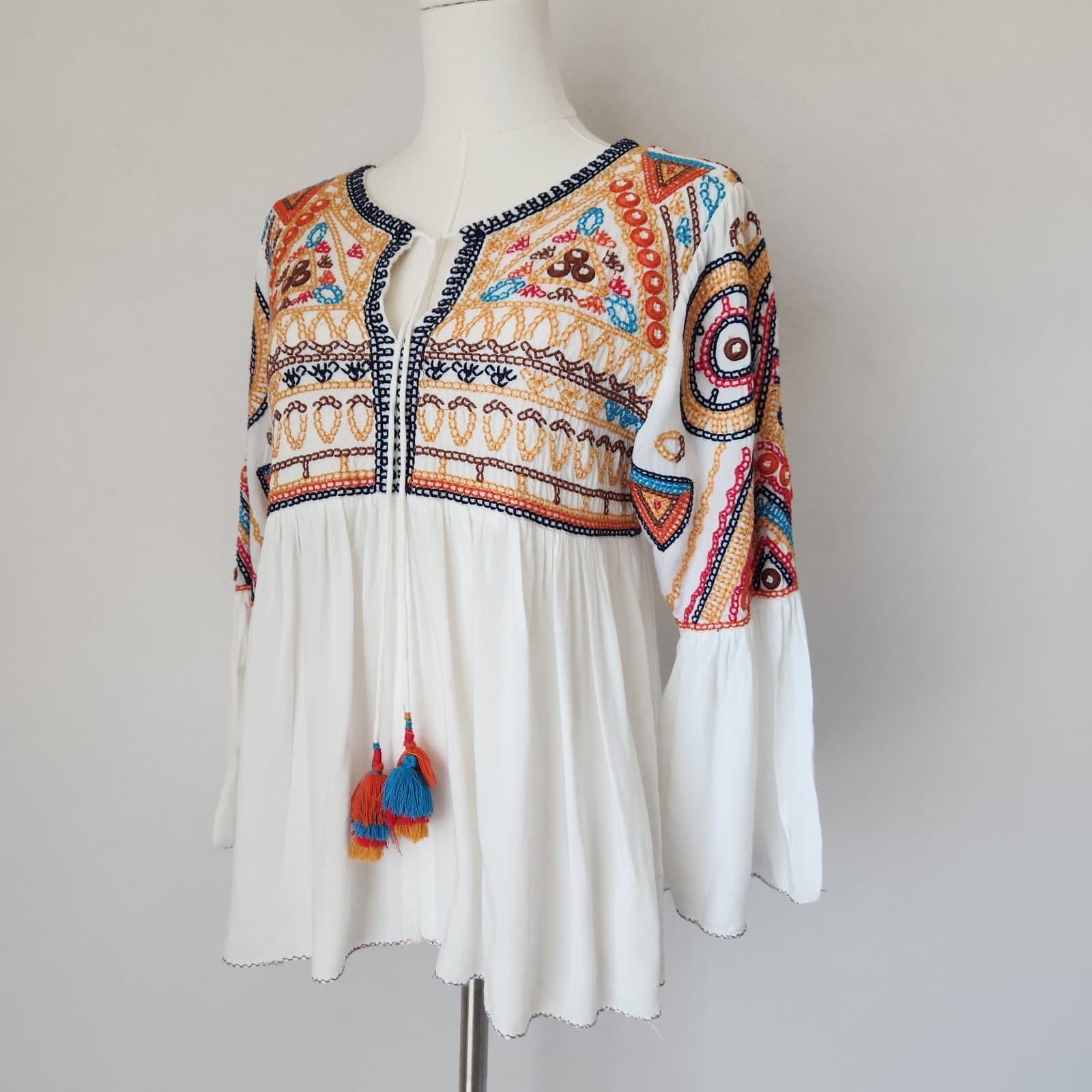 Feathers by Tolani Mara Embroidered Boho Blouse Tassel Bell-Sleeve White Sz.M