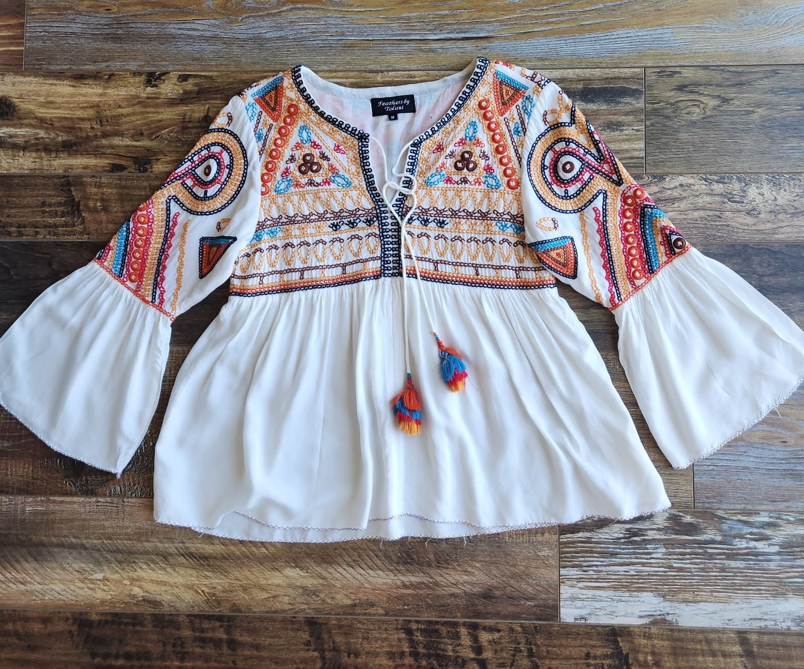 Feathers by Tolani Mara Embroidered Boho Blouse Tassel Bell-Sleeve White Sz.M - Thumbnail 7