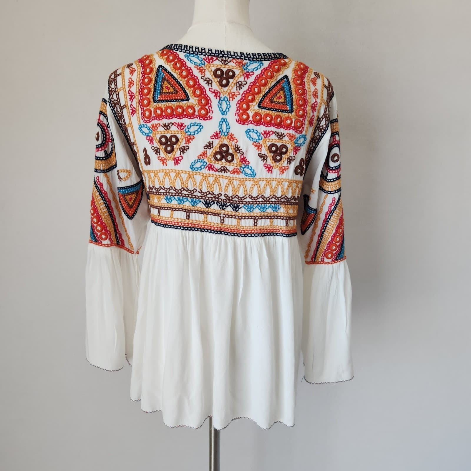 Feathers by Tolani Mara Embroidered Boho Blouse Tassel Bell-Sleeve White Sz.M - Thumbnail 5