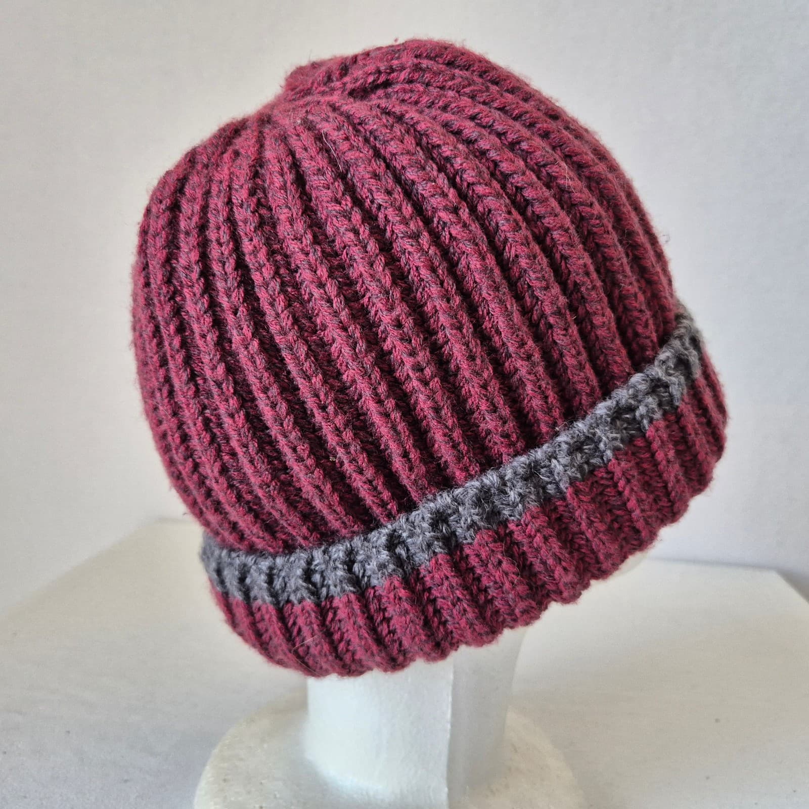 Woolrich Wool Blend Ribbed Knit Fold Cuff Winter Beanie Red Grey Unisex One Size - Thumbnail 4