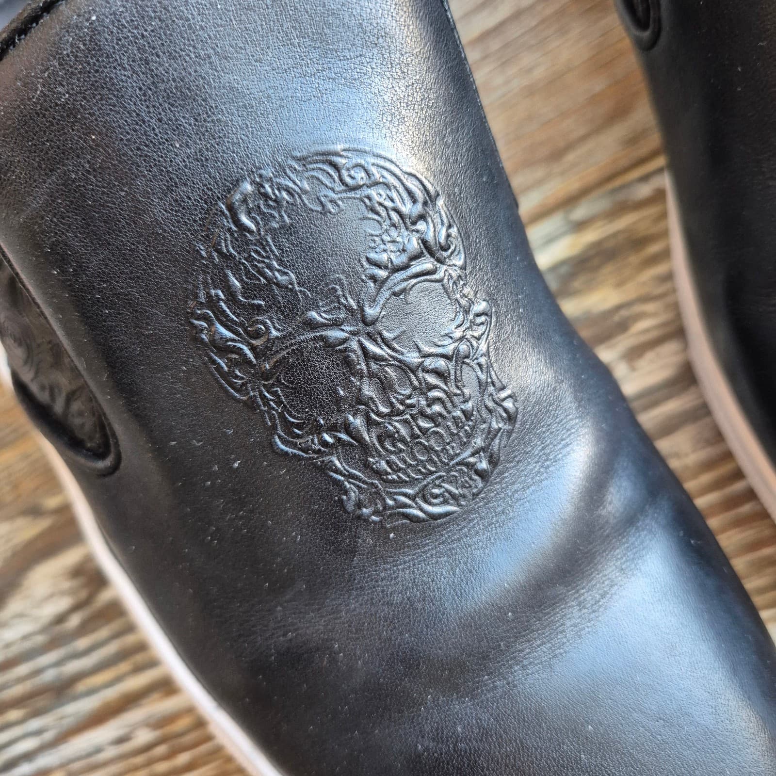 Robert Graham Men's US8.5 Floyd Skull Embossed Black Leather Slip On Sneakers - Thumbnail 9