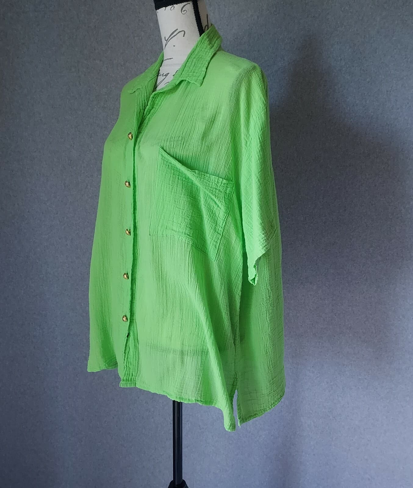 Bloomingdale's Gauzy Tunic Shirt Short Sleeve Button Cotton Green L Made in USA - Thumbnail 3