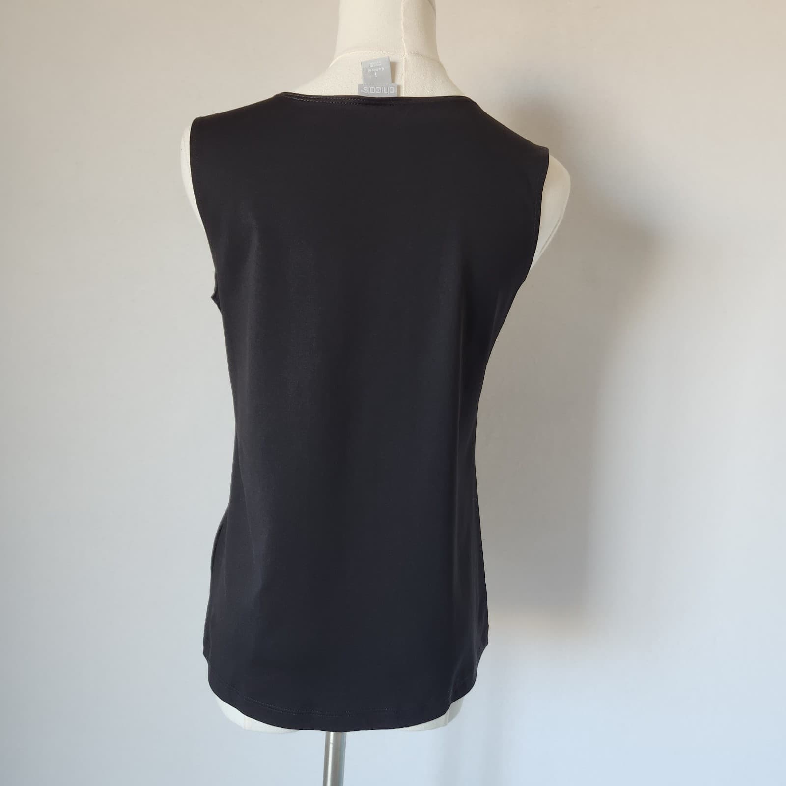 Chico's Microfiber Comfort Tank Top Sleeveless Scoop Neck Stretch Black Sz.M - Thumbnail 4