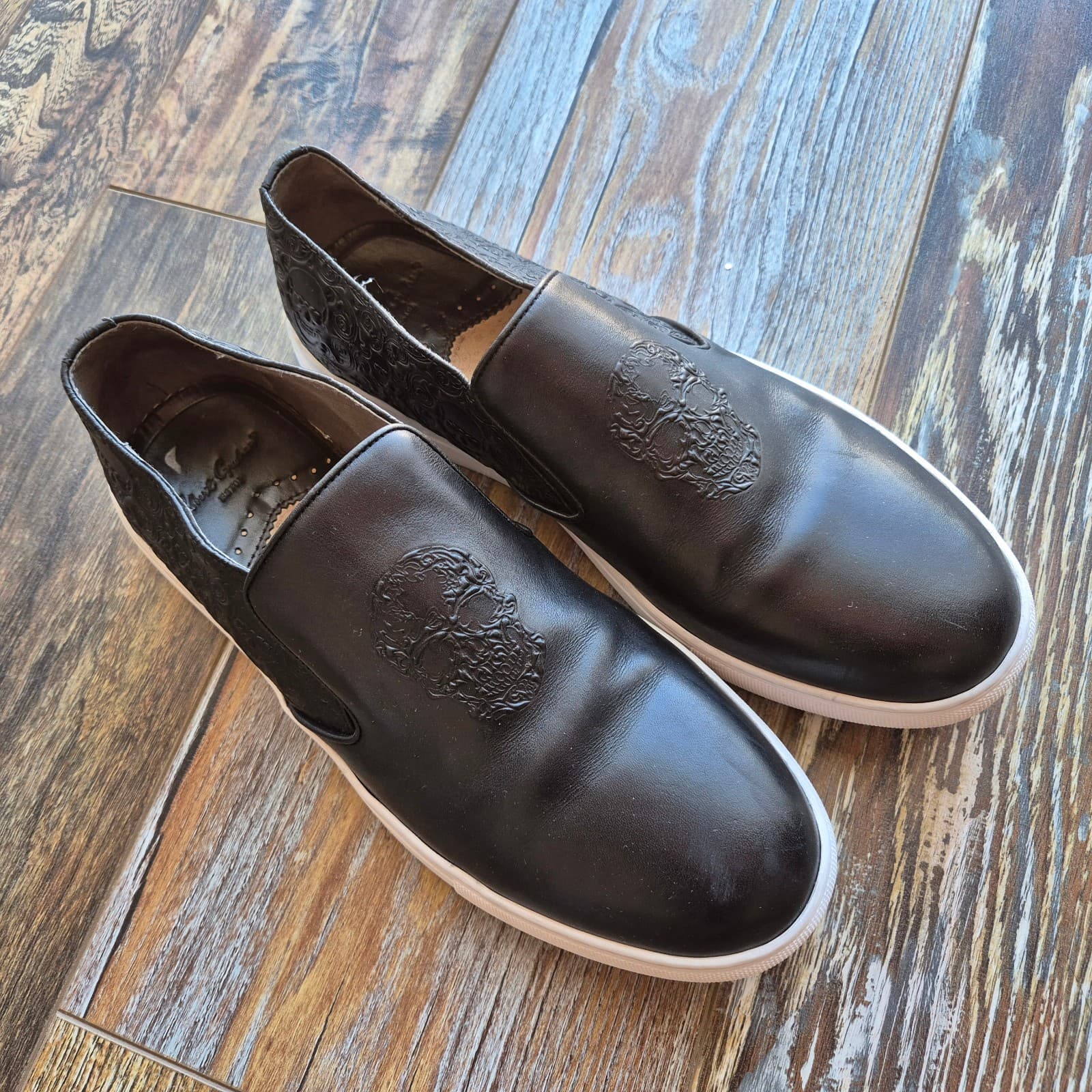 Robert Graham Men's US8.5 Floyd Skull Embossed Black Leather Slip On Sneakers - Thumbnail 3
