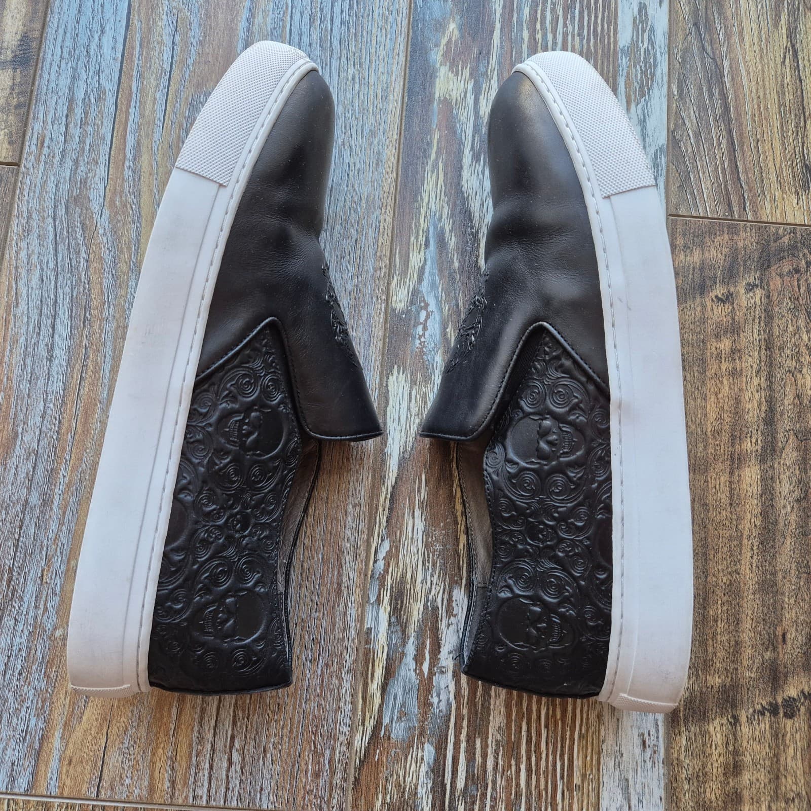 Robert Graham Men's US8.5 Floyd Skull Embossed Black Leather Slip On Sneakers - Thumbnail 4