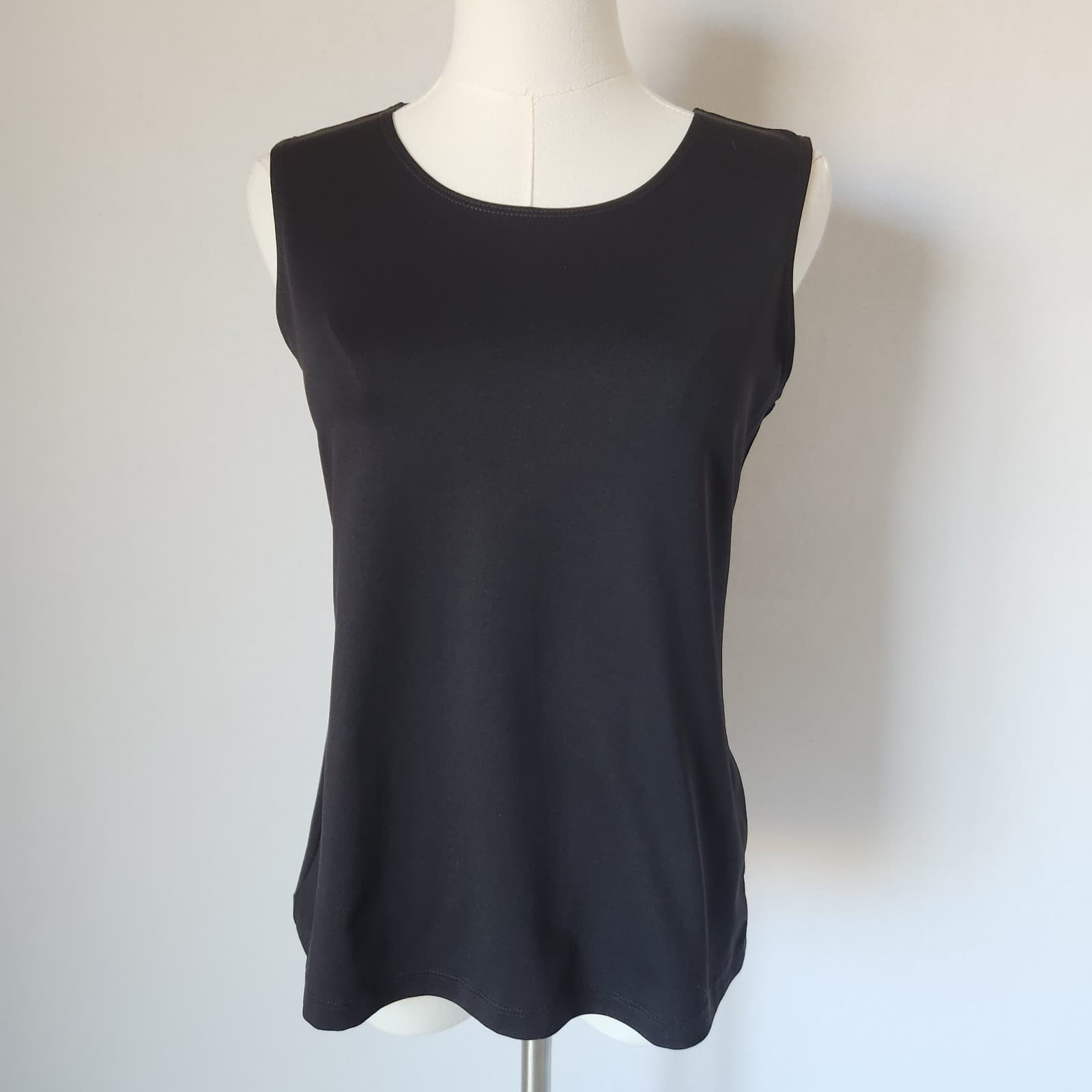 Chico's Microfiber Comfort Tank Top Sleeveless Scoop Neck Stretch Black Sz.M - Thumbnail 2