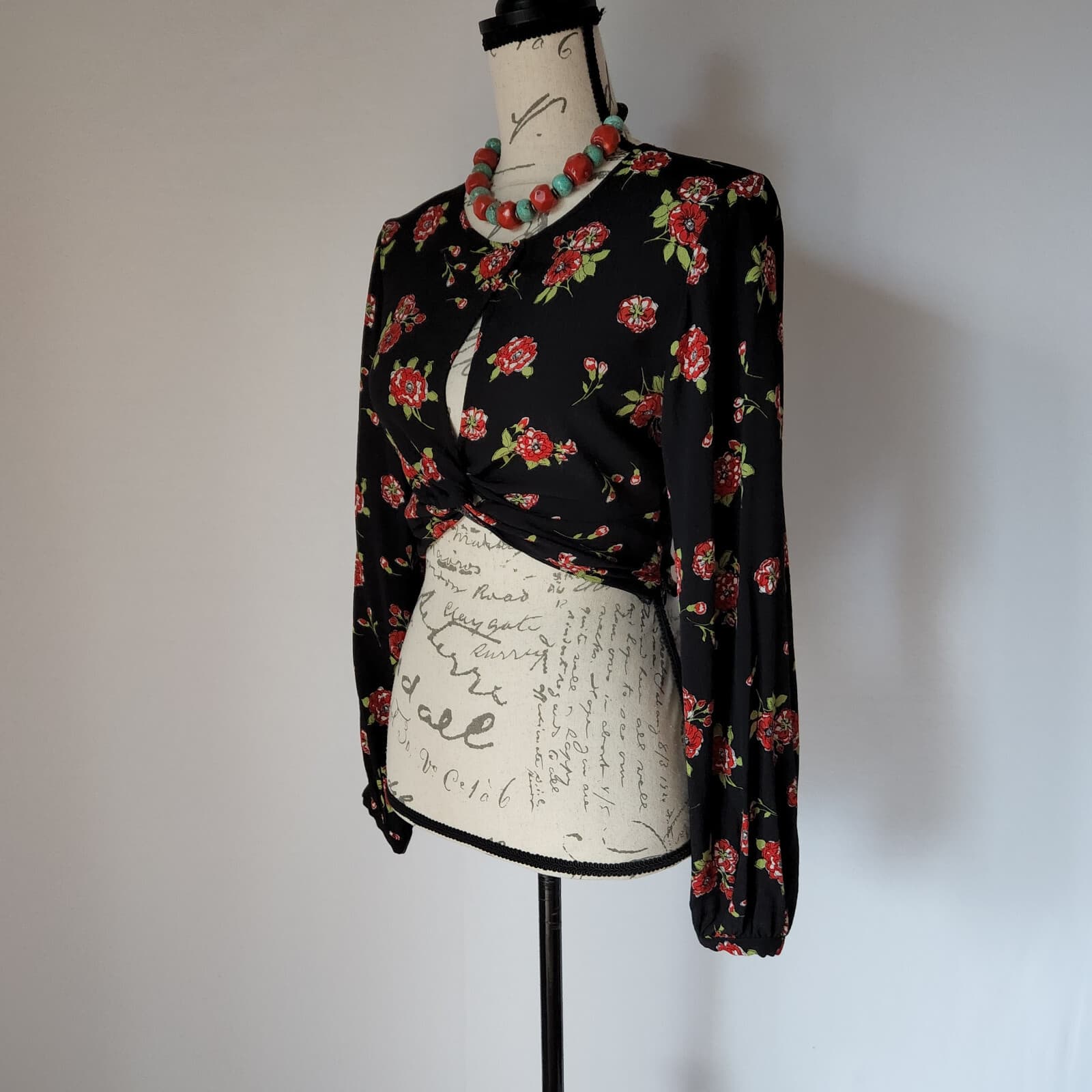 NWT ZARA Floral Crop Top Key-Hole Long Sleeve Zip Red-Black Viscose Women XS - Thumbnail 3