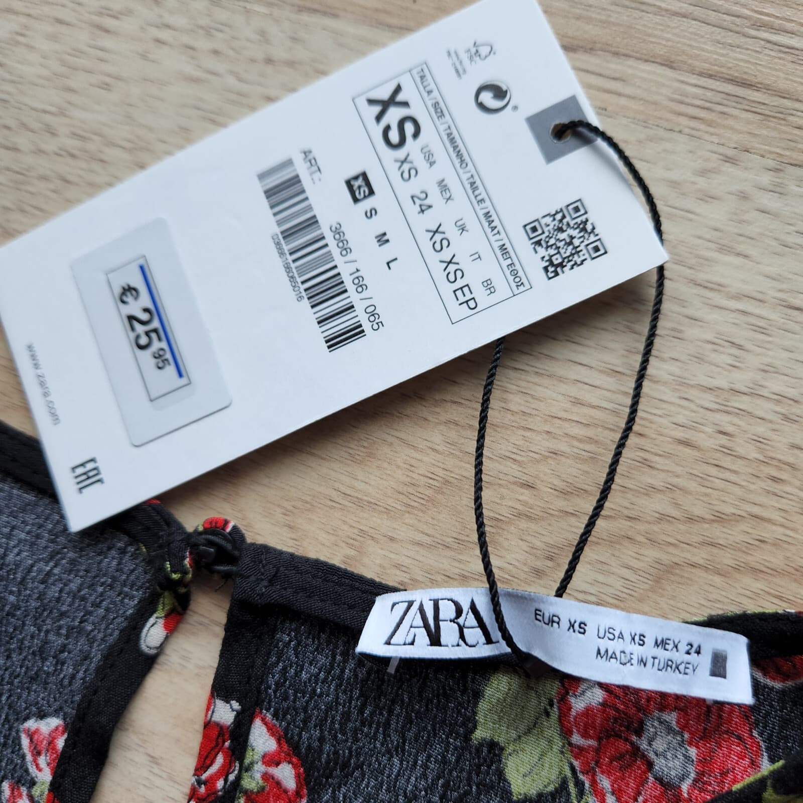 NWT ZARA Floral Crop Top Key-Hole Long Sleeve Zip Red-Black Viscose Women XS - Thumbnail 6