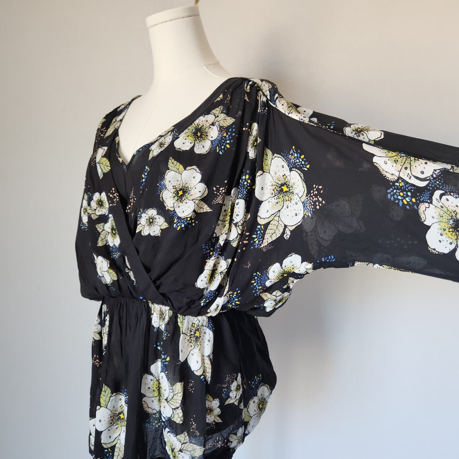 NWoT Free People Tuscan Dreams Gathered Waist Top Long Sleeve Floral Black S/M - Thumbnail 5