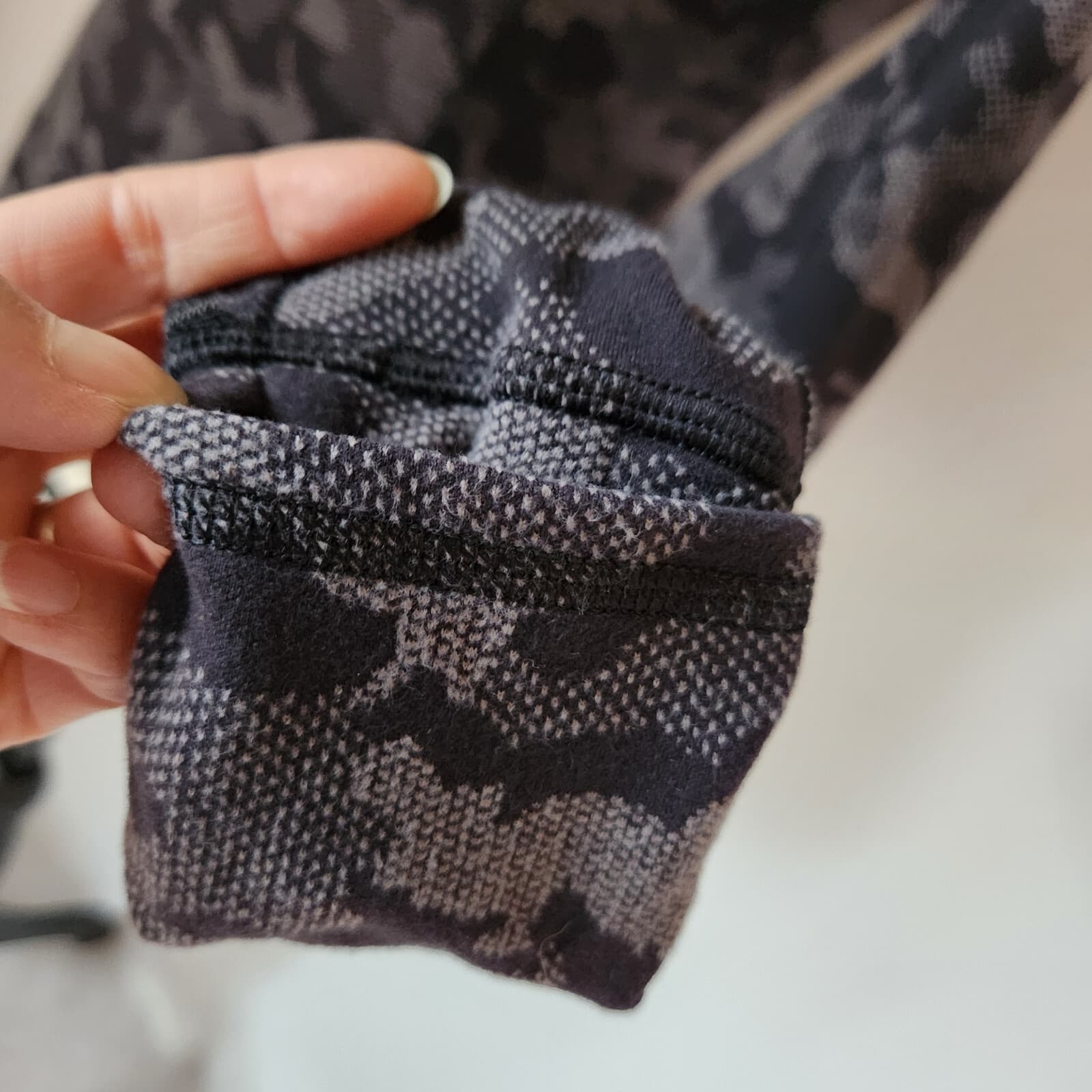 Lululemon Runderful Long Sleeve Heritage Camo Jacquard Black Lunar Rock Womens 4 - Thumbnail 10