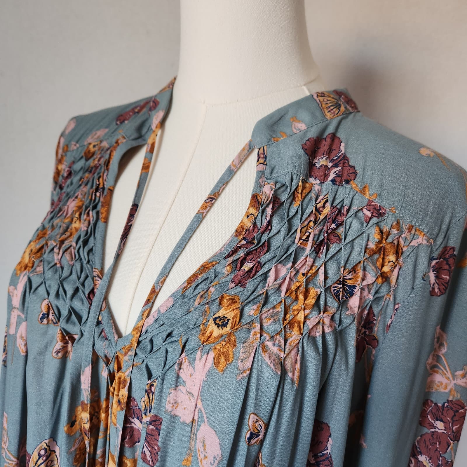 Free People M So Fine Smocked Butterfly Floral Hippie Tunic Blouse Long Sleeve M - Thumbnail 4
