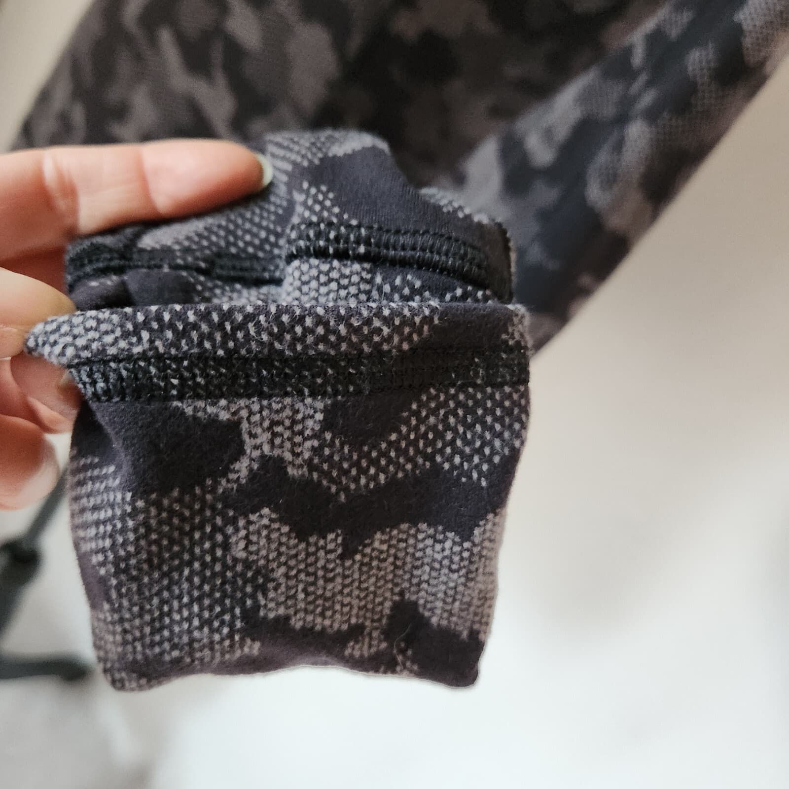 Lululemon Runderful Long Sleeve Heritage Camo Jacquard Black Lunar Rock Womens 4 - Thumbnail 9