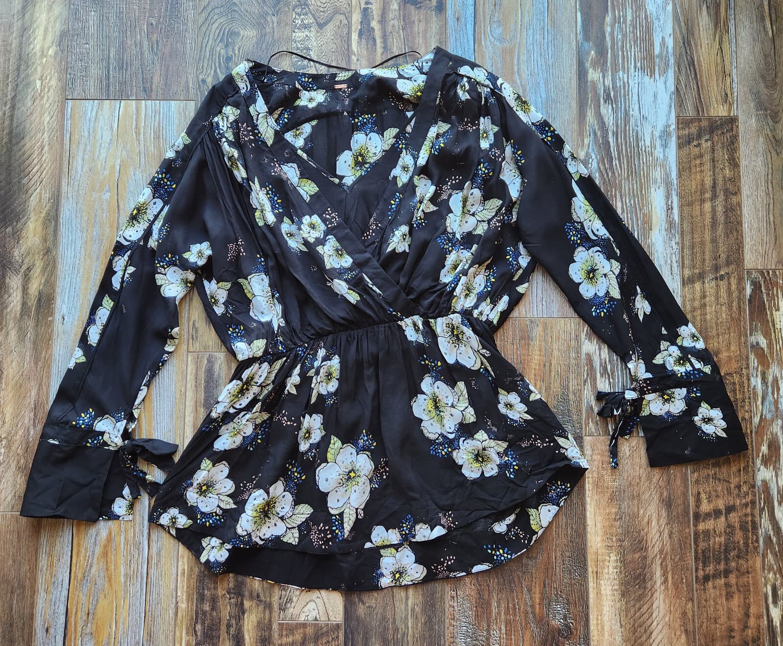 NWoT Free People Tuscan Dreams Gathered Waist Top Long Sleeve Floral Black S/M - Thumbnail 7