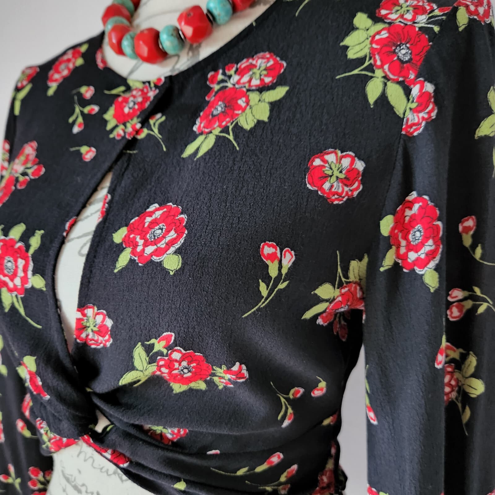 NWT ZARA Floral Crop Top Key-Hole Long Sleeve Zip Red-Black Viscose Women XS - Thumbnail 2