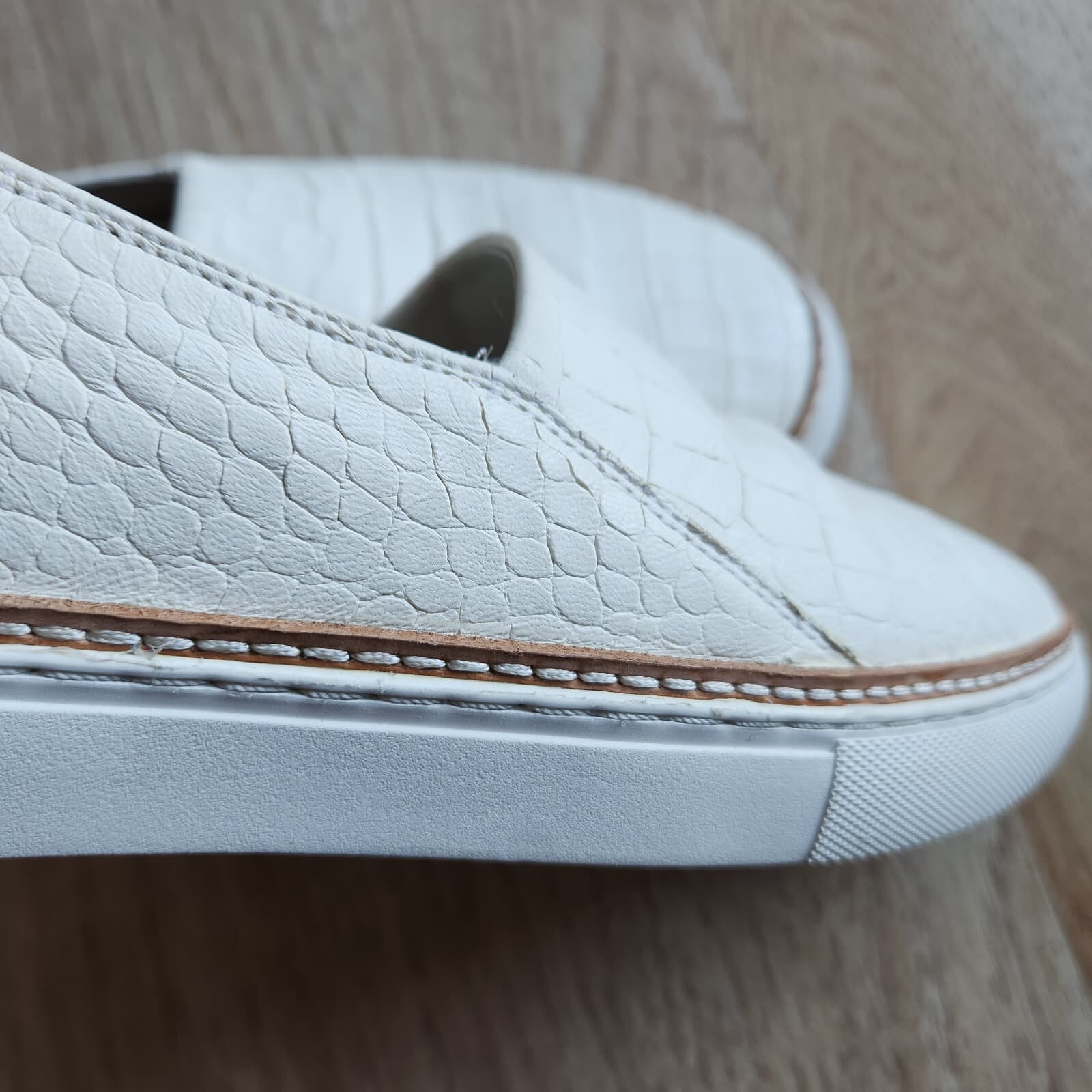 Johnston & Murphy Callie Slip On Sneaker White Croc Embossed Leahter Women 8.5M - Thumbnail 7