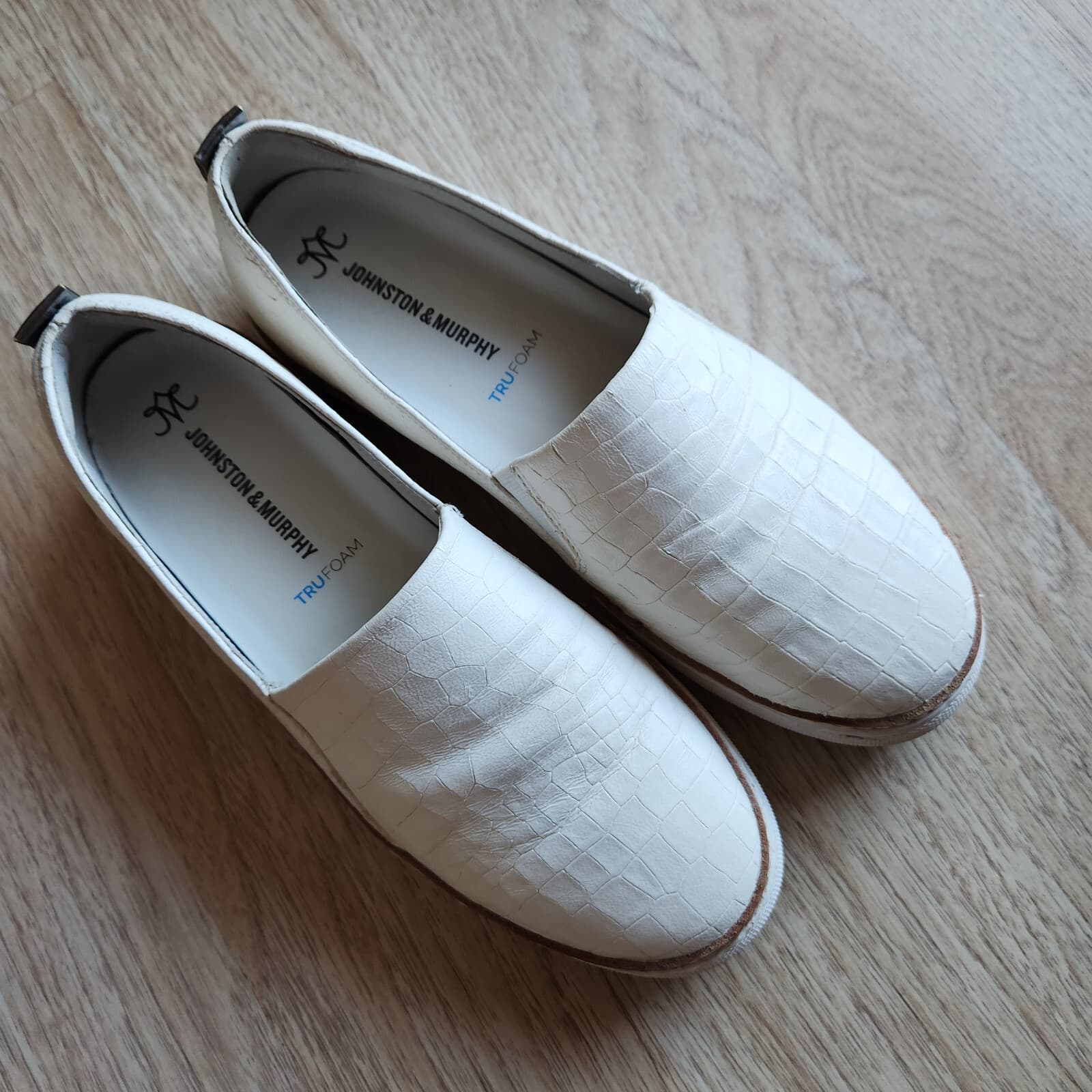 Johnston & Murphy Callie Slip On Sneaker White Croc Embossed Leahter Women 8.5M - Thumbnail 4