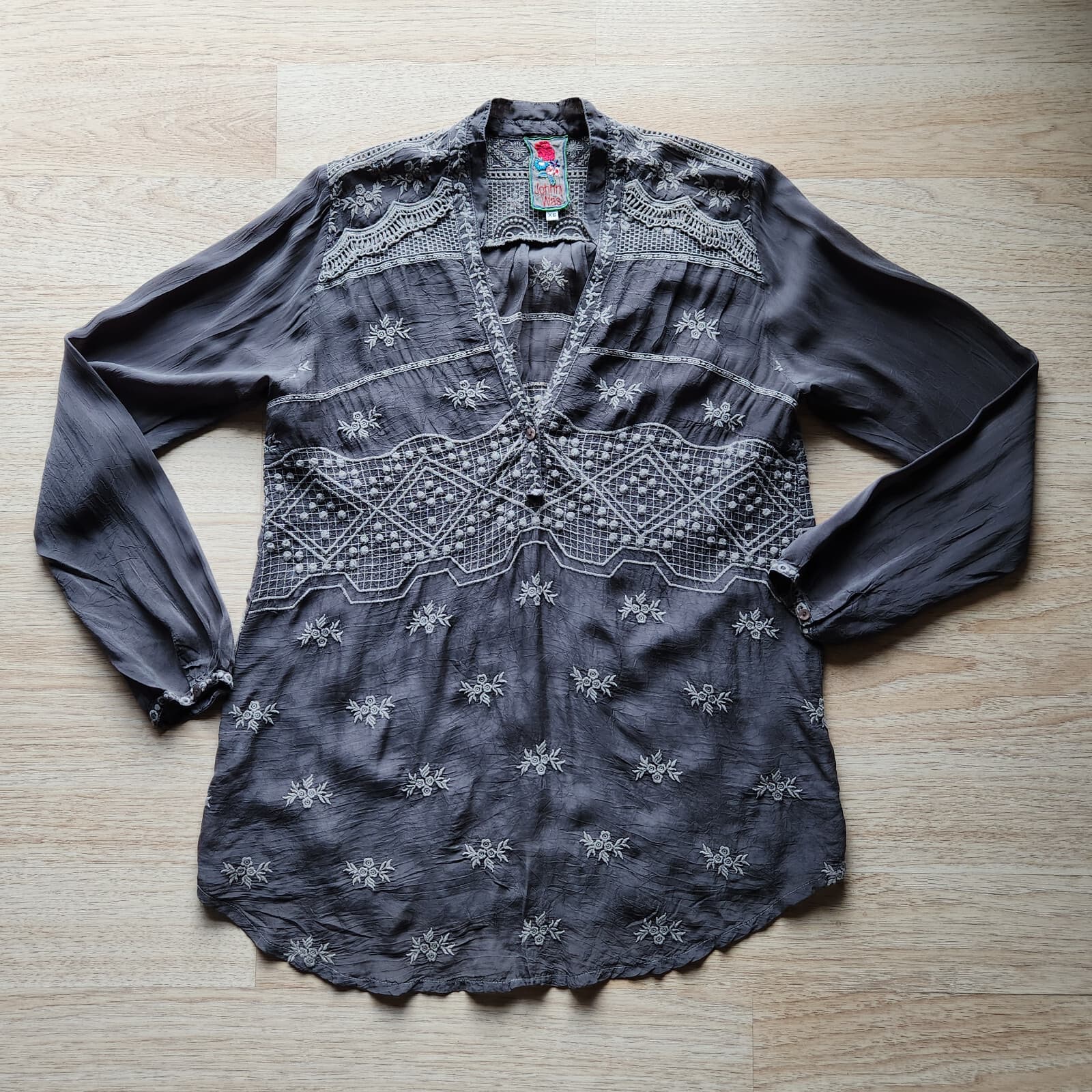 Johnny Was Embroidered Tunic Blouse Long Sleeve V-Neck Cupra-Rayon Grey Sz.XS - Thumbnail 4