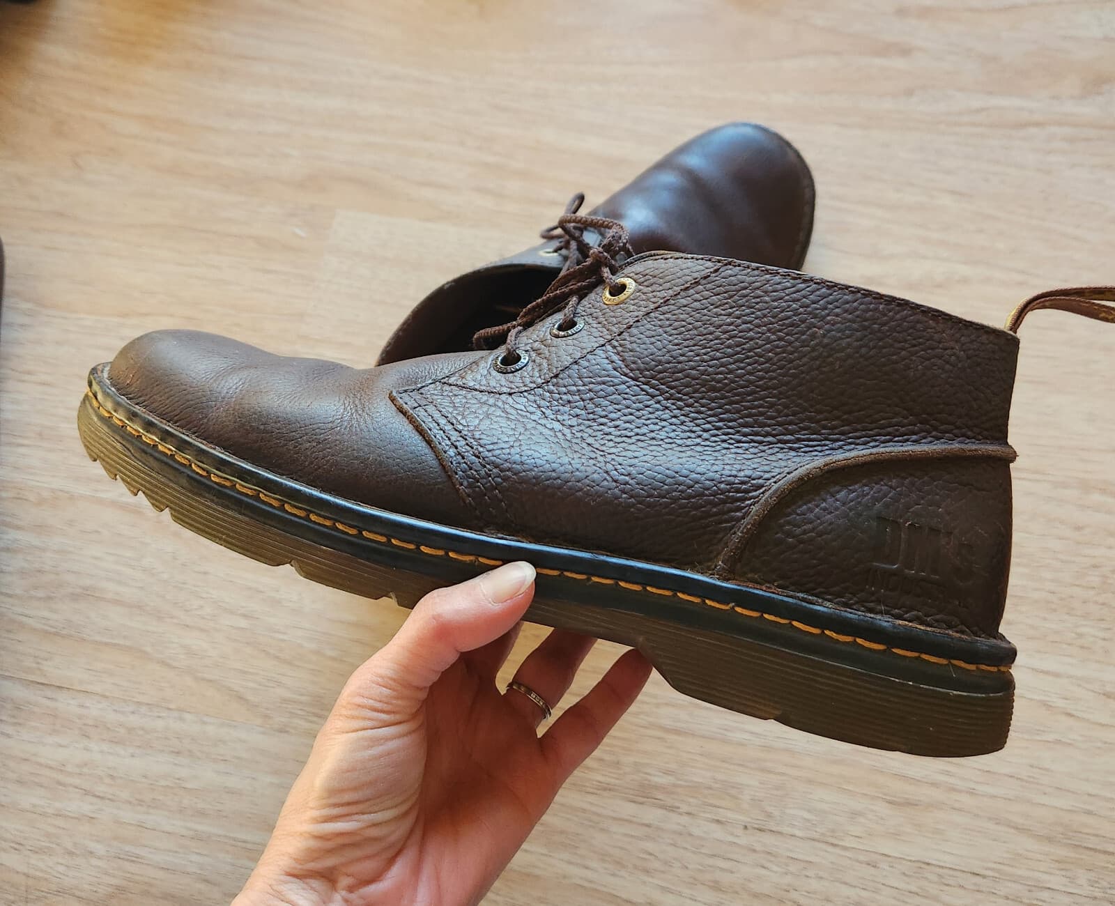 Dr.Martens Sussex Bear Track Chukka Boot Slip Resistant 3-Eye Brown Leather US11 - Thumbnail 3