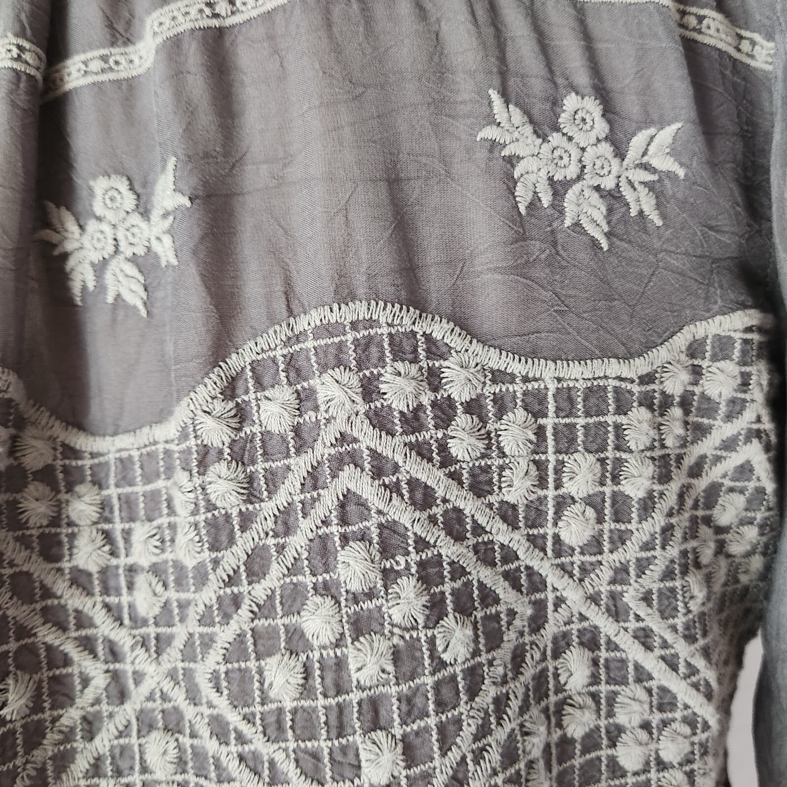 Johnny Was Embroidered Tunic Blouse Long Sleeve V-Neck Cupra-Rayon Grey Sz.XS - Thumbnail 7