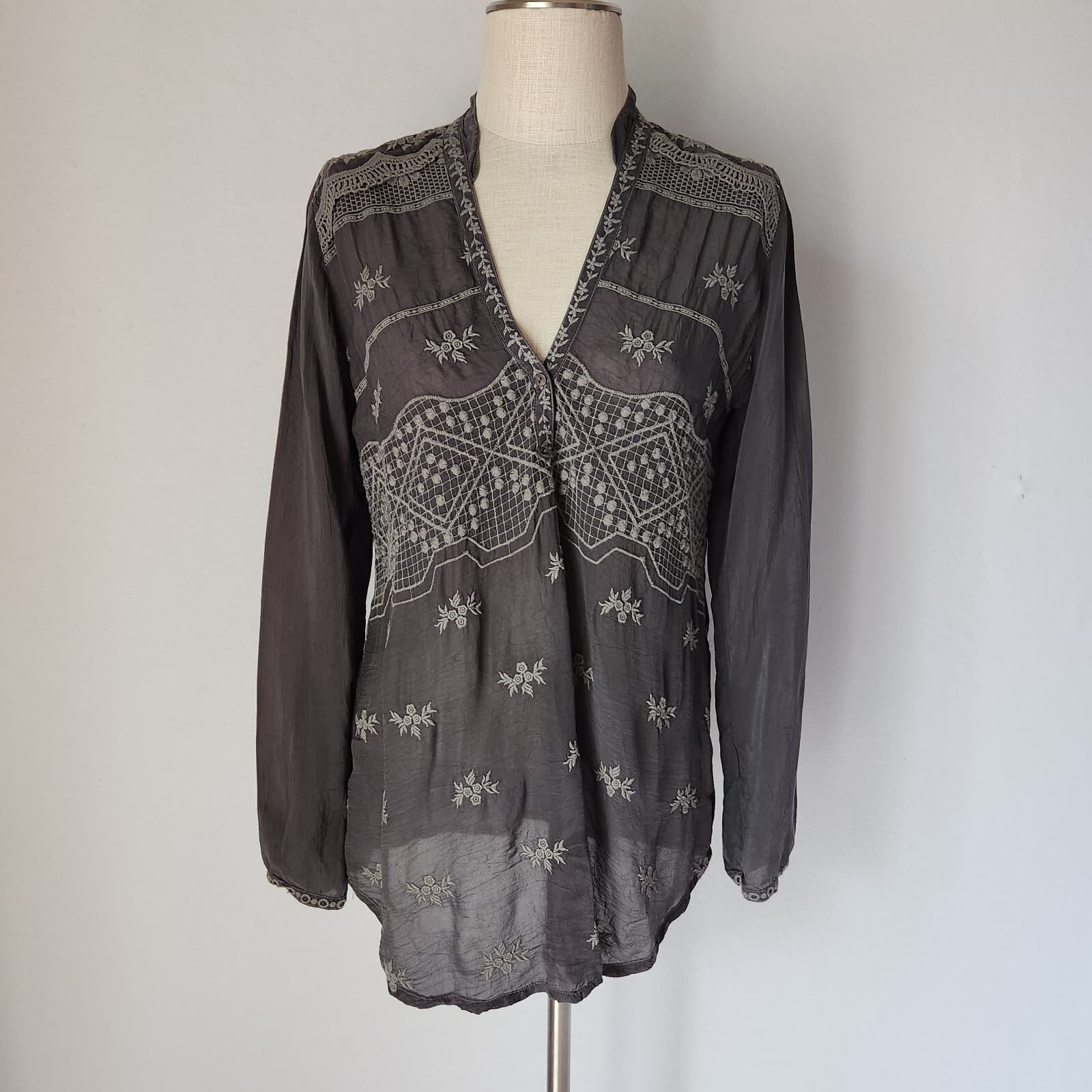 Johnny Was Embroidered Tunic Blouse Long Sleeve V-Neck Cupra-Rayon Grey Sz.XS - Thumbnail 2