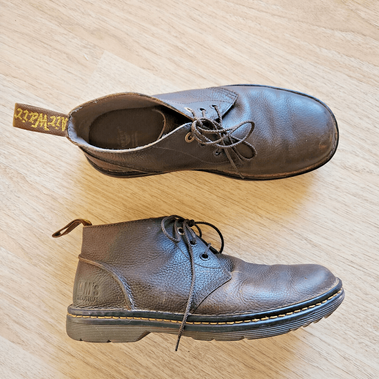 Dr.Martens Sussex Bear Track Chukka Boot Slip Resistant 3-Eye Brown Leather US11 - Thumbnail 2
