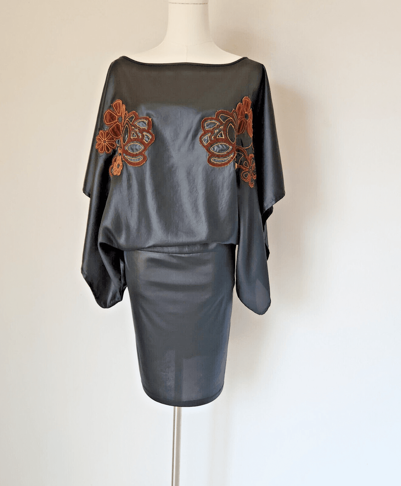 Custo Barcelona Floral Embellished Satin Kimono Sleeve Mini Dress Black Sz.38/2 - Thumbnail 2