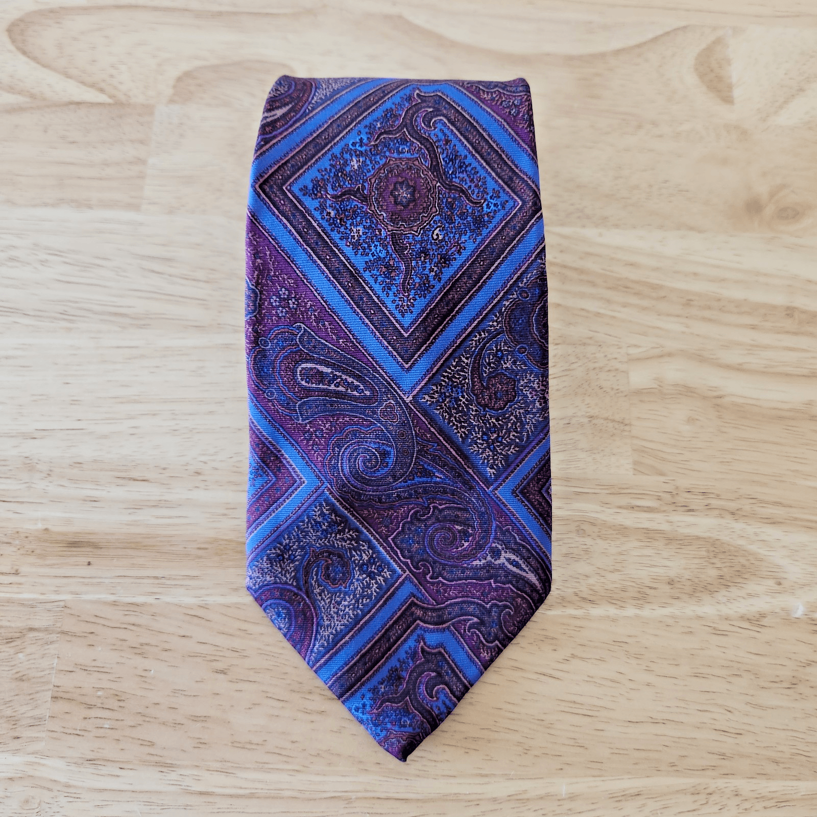 Vintage Christian Dior Made in USA Italian Silk Floral Paisley Neck-Tie Blue Red