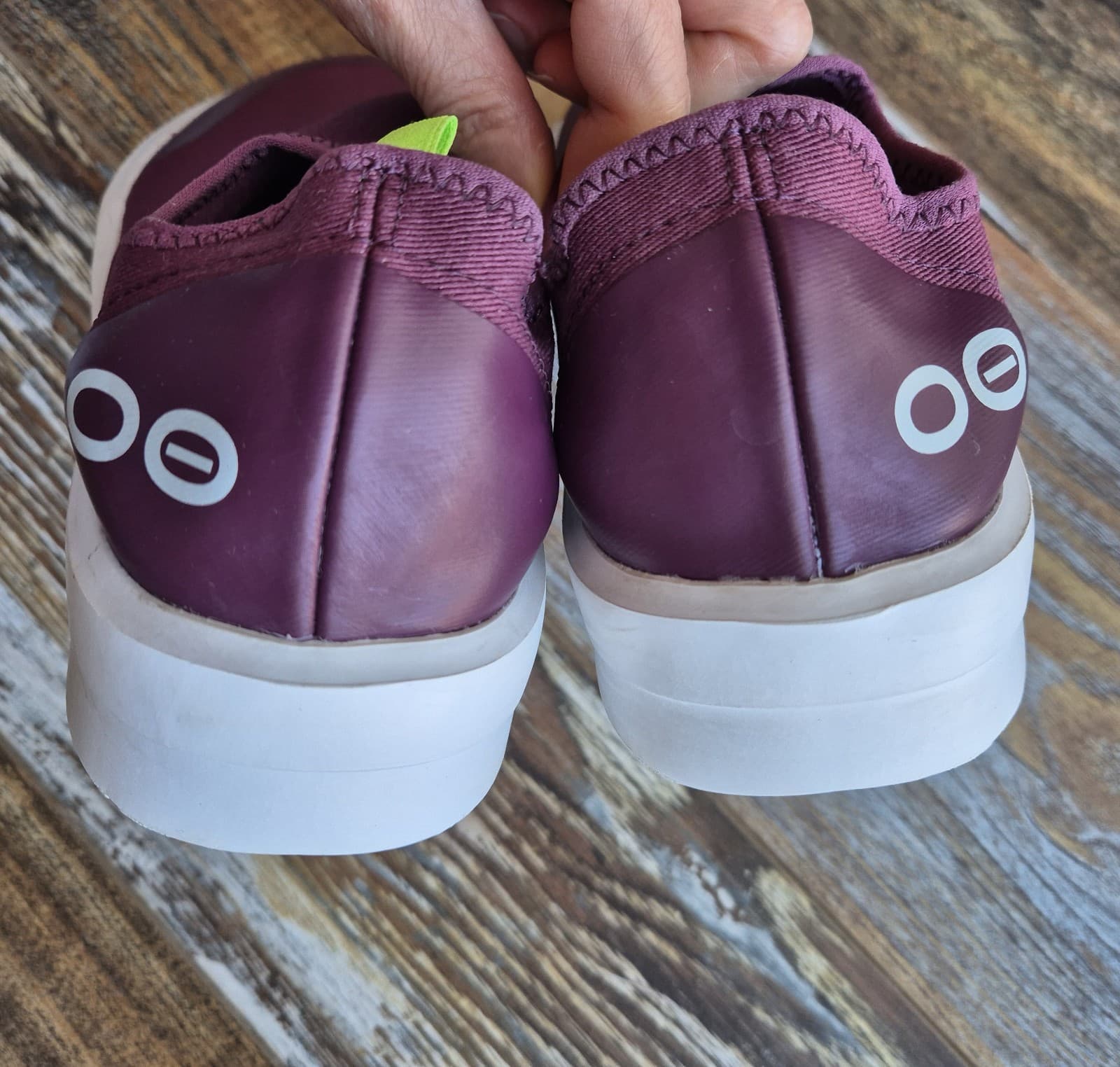 OOFOS OOmega eeZee Low Top Recovery Shoes Comfort Slip-On Mulberry Women's US5 - Thumbnail 9