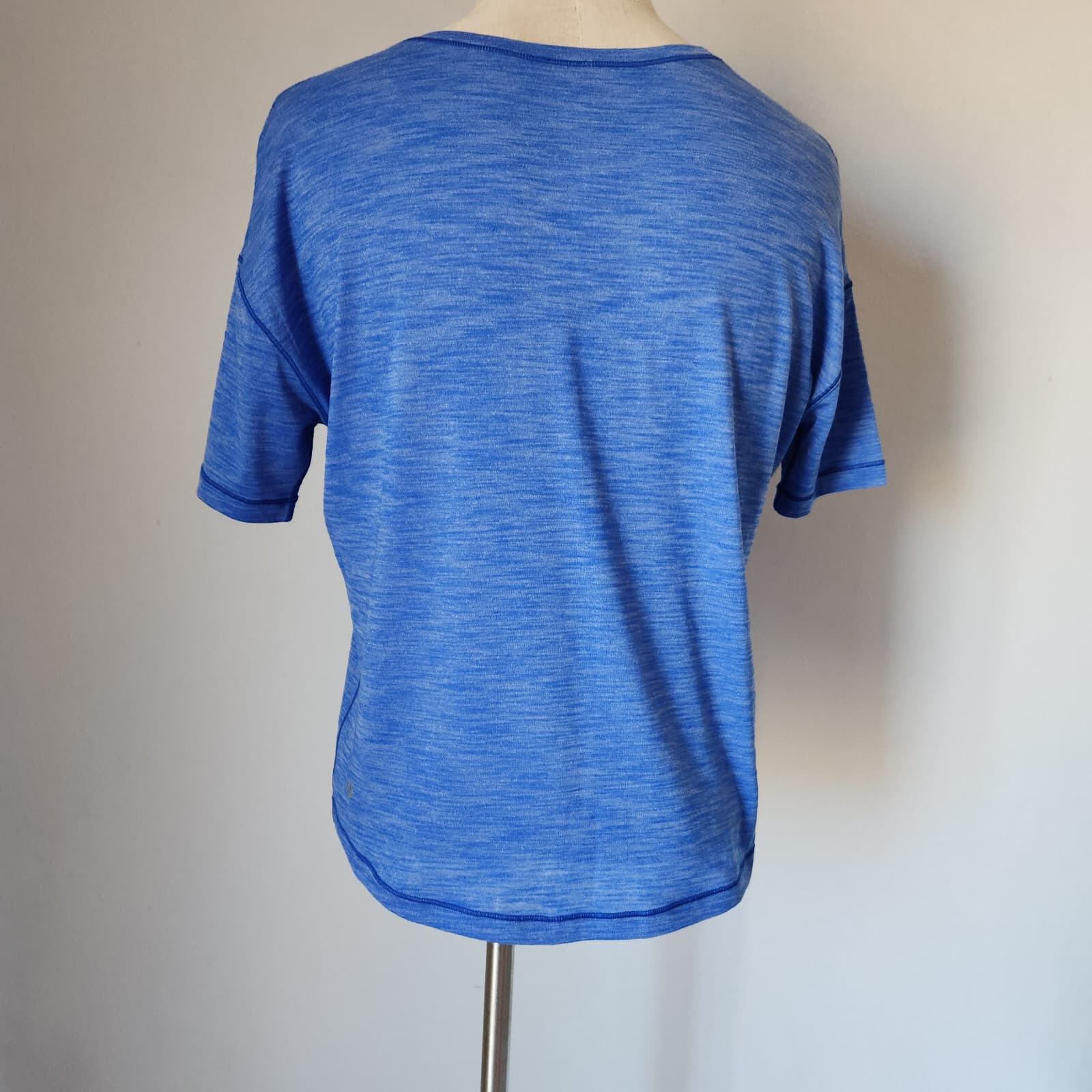 NWoT Lululemon $68 Run It Out Tee Short Sleeve Heathered Cerulean Blue Women's 4 - Thumbnail 7