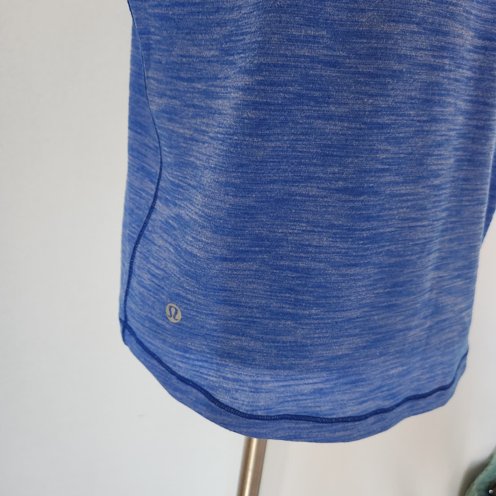 NWoT Lululemon $68 Run It Out Tee Short Sleeve Heathered Cerulean Blue Women's 4 - Thumbnail 10