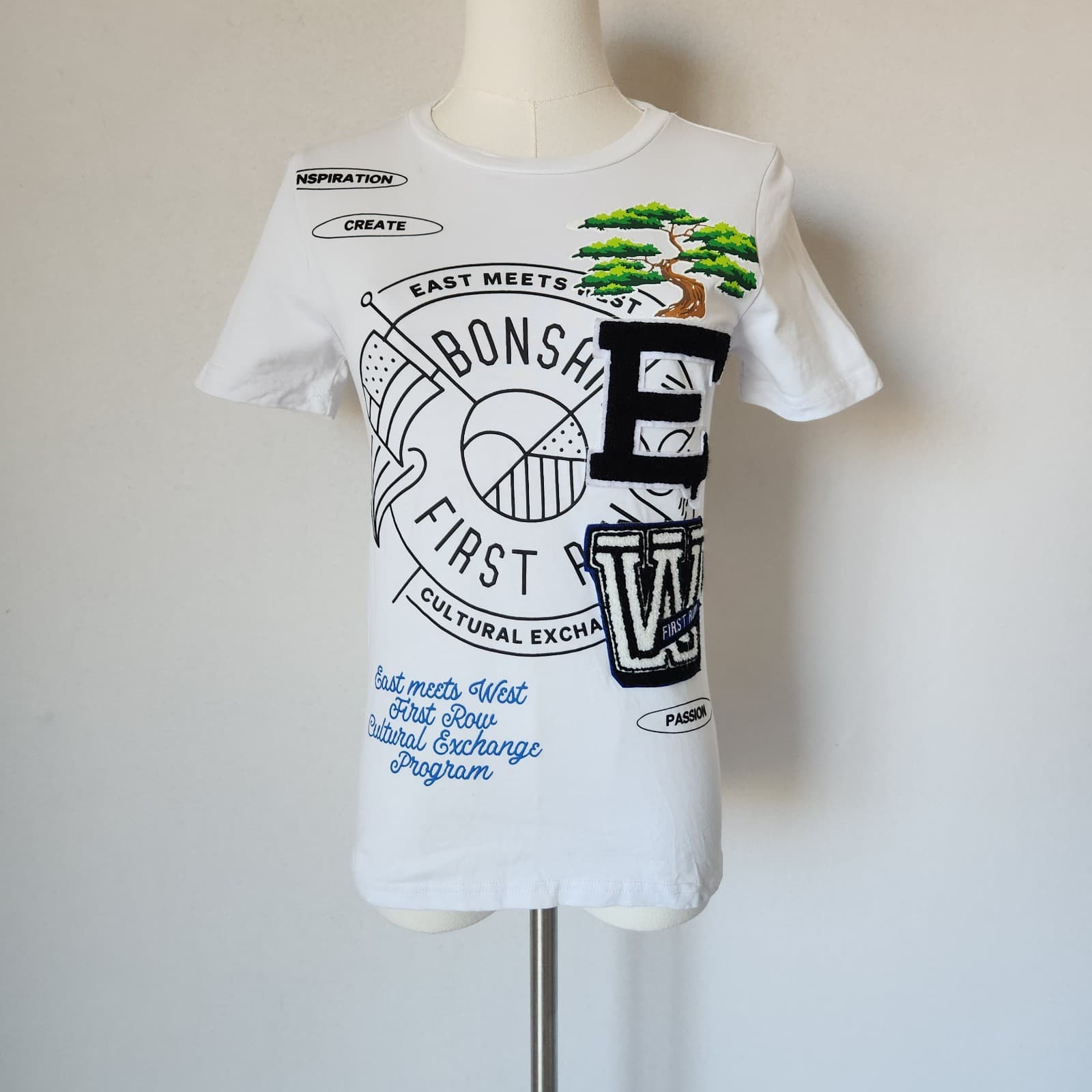 First Row Grade School Patch Graphic Tee Shirt Short Sleeve White Youth Unisex M - Thumbnail 3
