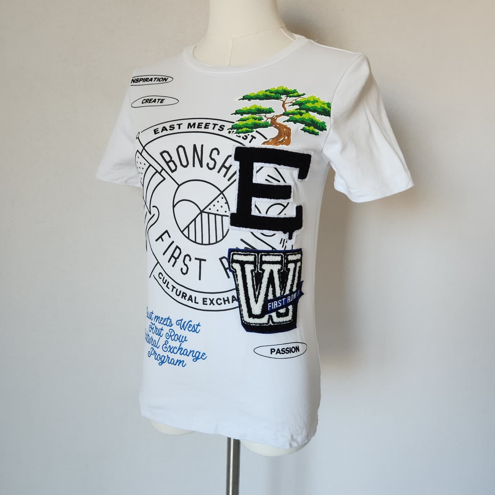 First Row Grade School Patch Graphic Tee Shirt Short Sleeve White Youth Unisex M - Thumbnail 4