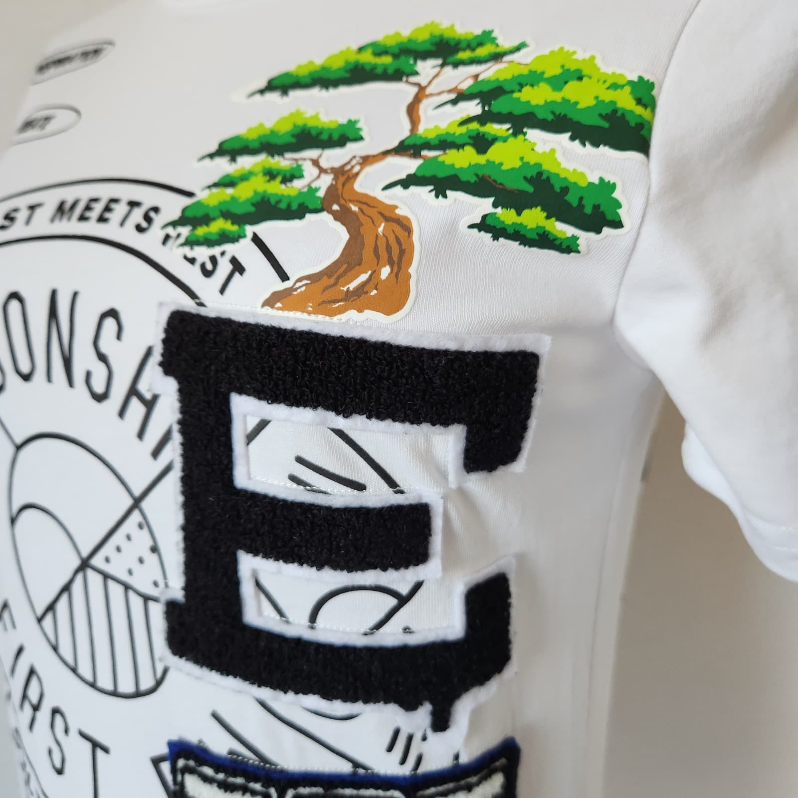 First Row Grade School Patch Graphic Tee Shirt Short Sleeve White Youth Unisex M - Thumbnail 6