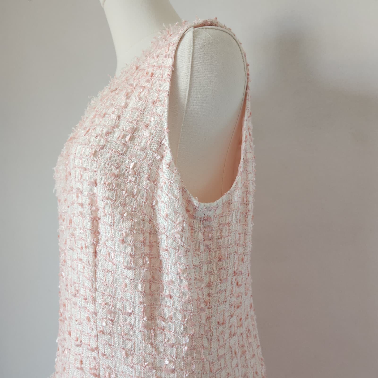NWoT Karl Lagerfeld Tweed Sheath Dress Sleeveless V-Neck Pocket Pink Sz.12 - Thumbnail 9
