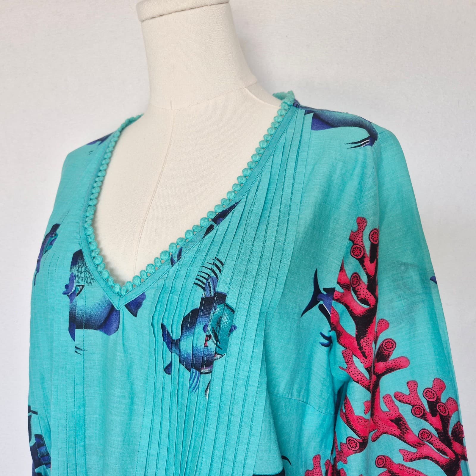 Soft Surroundings Seychelles Coral Embellished Coral-Fish Tunic Blouse Blue Sz.M - Thumbnail 5