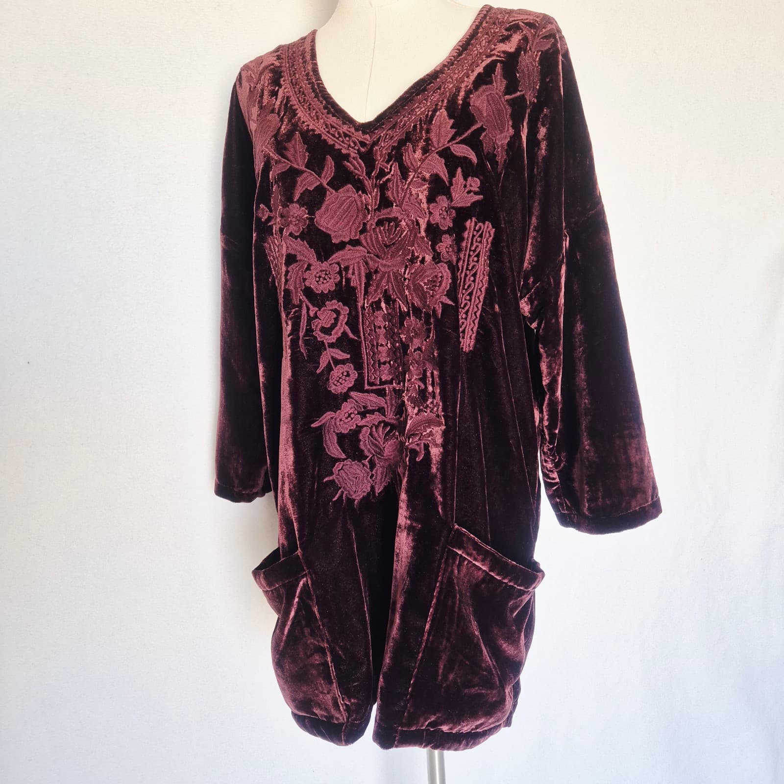 Soft Surroundings Floral Embroidered Velvet Tunic Blouse Pocket Burgundy Size M - Thumbnail 3