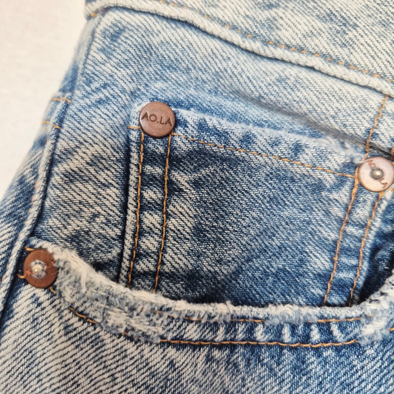 AO.LA Alice+Olivia Amazing High Rise Slim Girlfriend Jeans Frayed Light Wash 25 - Thumbnail 3
