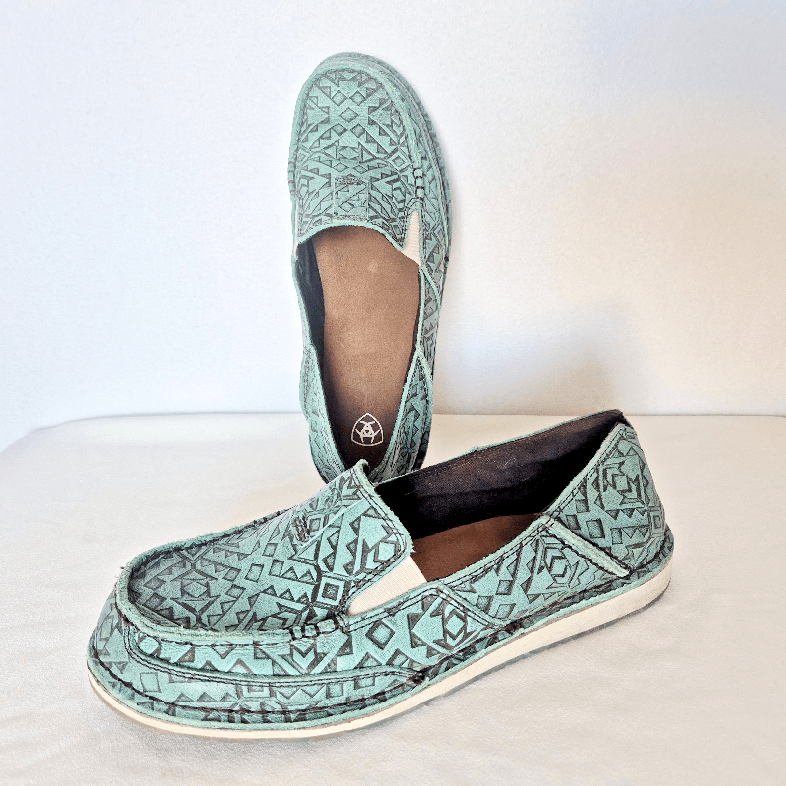 Ariat Women's 10B Western Cruiser Shoes Comfort Leather Turquoise Blanket Emboss - Thumbnail 4