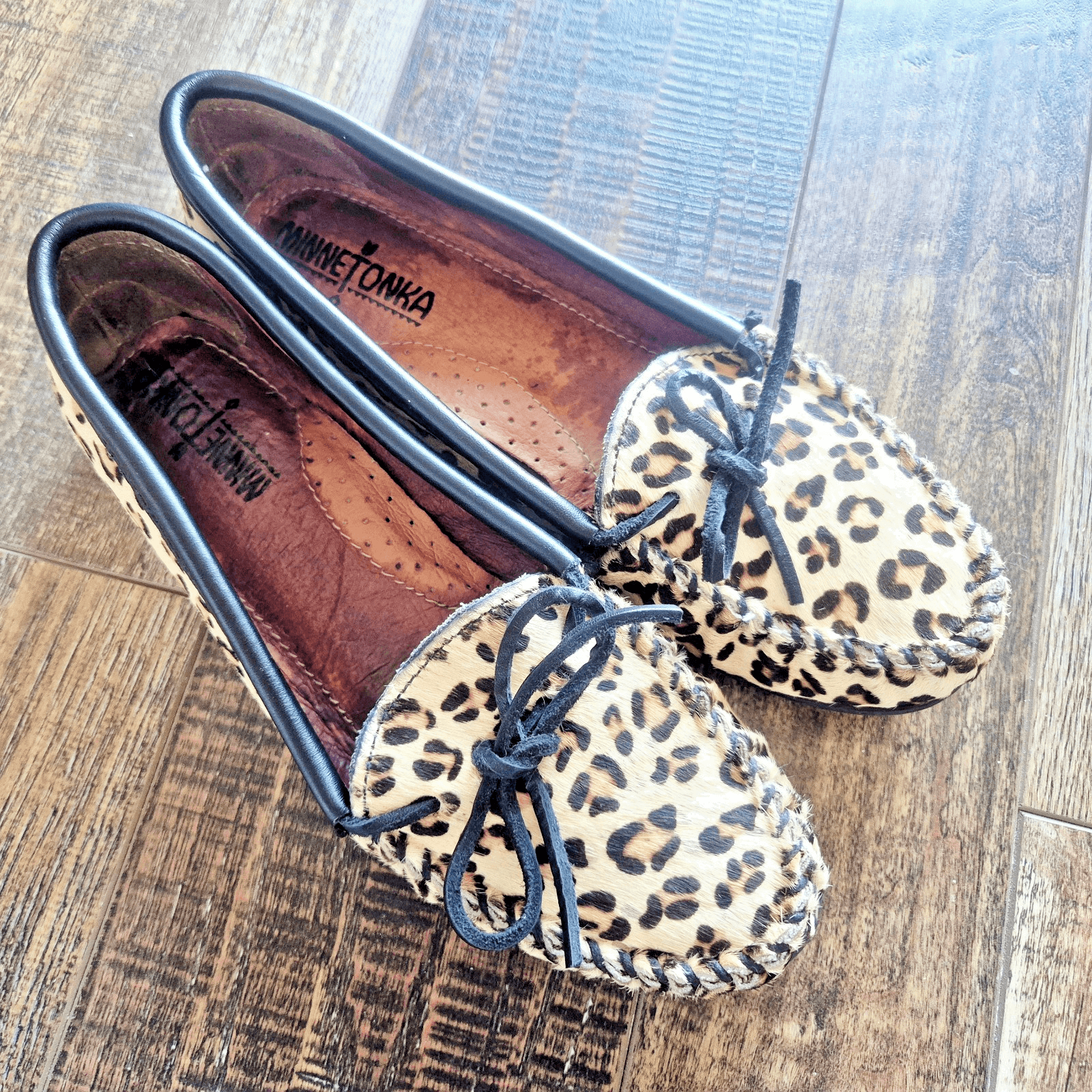 Minnetonka Leopard Leahter Dyed Calf Hair Moccasins Loafer Slip-On Women's US8 - Thumbnail 4