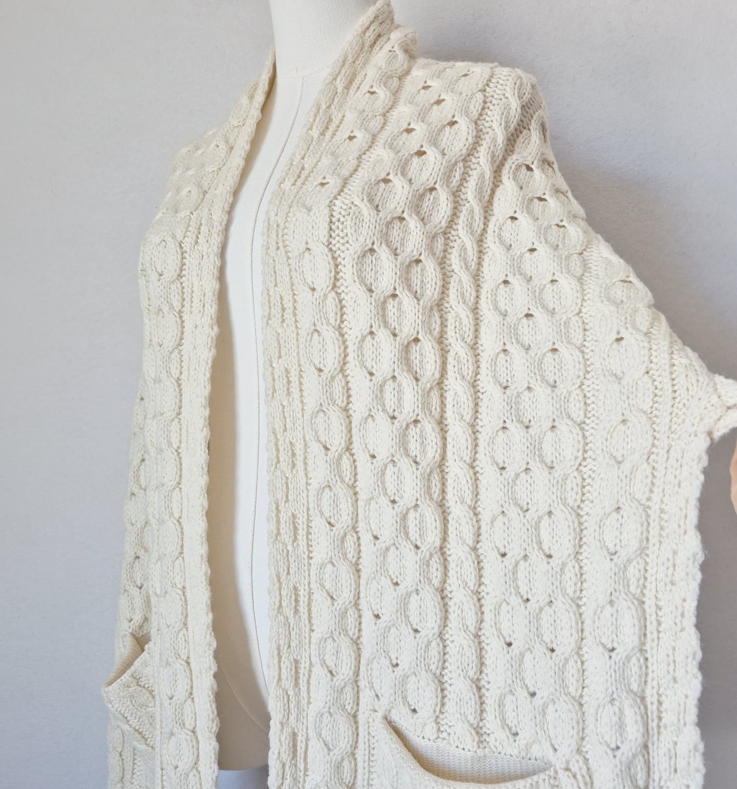 Aran Woollen Mills Ireland Shannon Throwover Merino Wool Cable Knit Wrap Pocket - Thumbnail 9