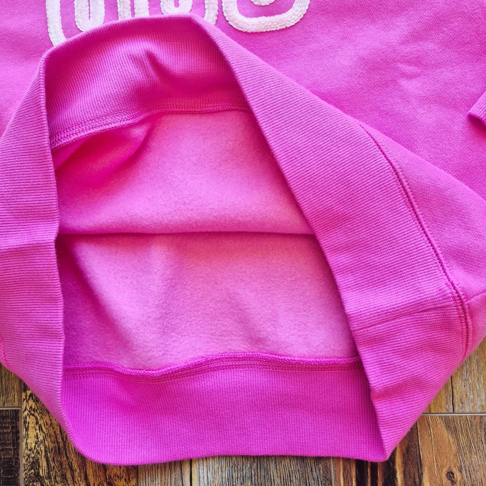 NWoT UGG Logo Spell-Out Crew Neck Sweatshirt Relaxed Fleece Lined Pink Women's S - Thumbnail 10