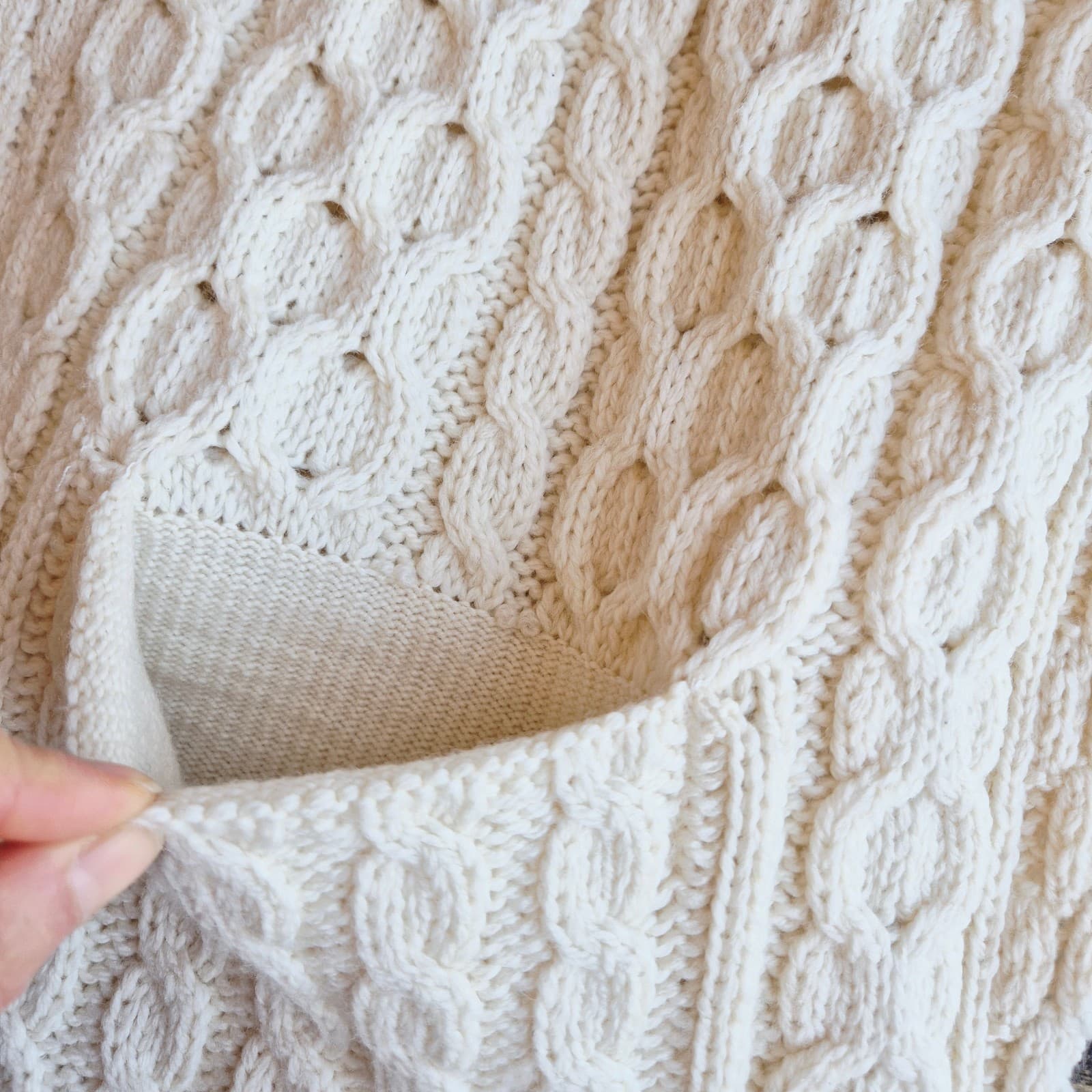 Aran Woollen Mills Ireland Shannon Throwover Merino Wool Cable Knit Wrap Pocket - Thumbnail 14