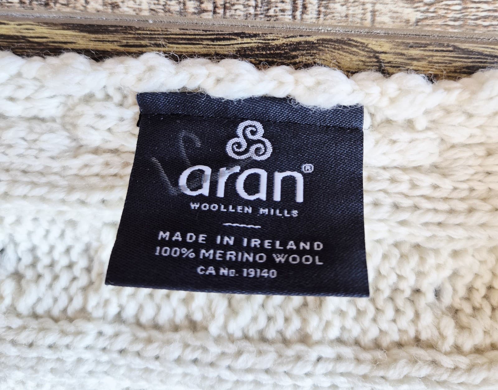 Aran Woollen Mills Ireland Shannon Throwover Merino Wool Cable Knit Wrap Pocket - Thumbnail 15