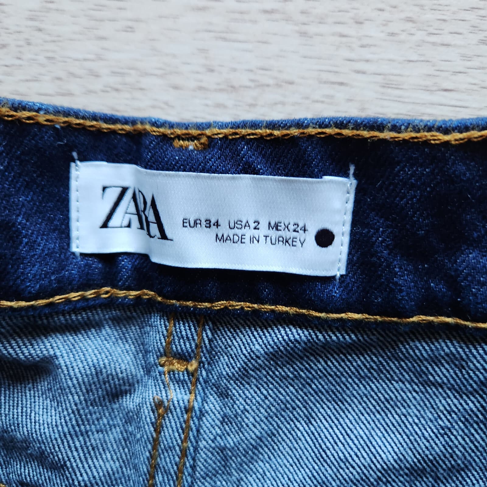 EUC ZARA High Waist Straight Leg Jeans 5-Pockets Raw Hem Dark Wash Blue Sz.2 - Thumbnail 6