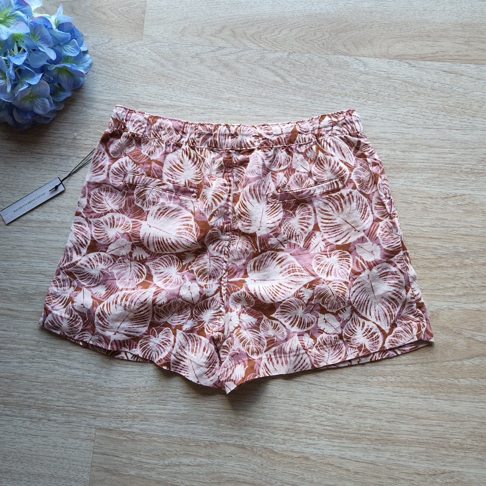 NWT Tahari 100% Linen Tropical Leaf Printed Shorts Drawstring Pocket Brown Sz.L - Thumbnail 4
