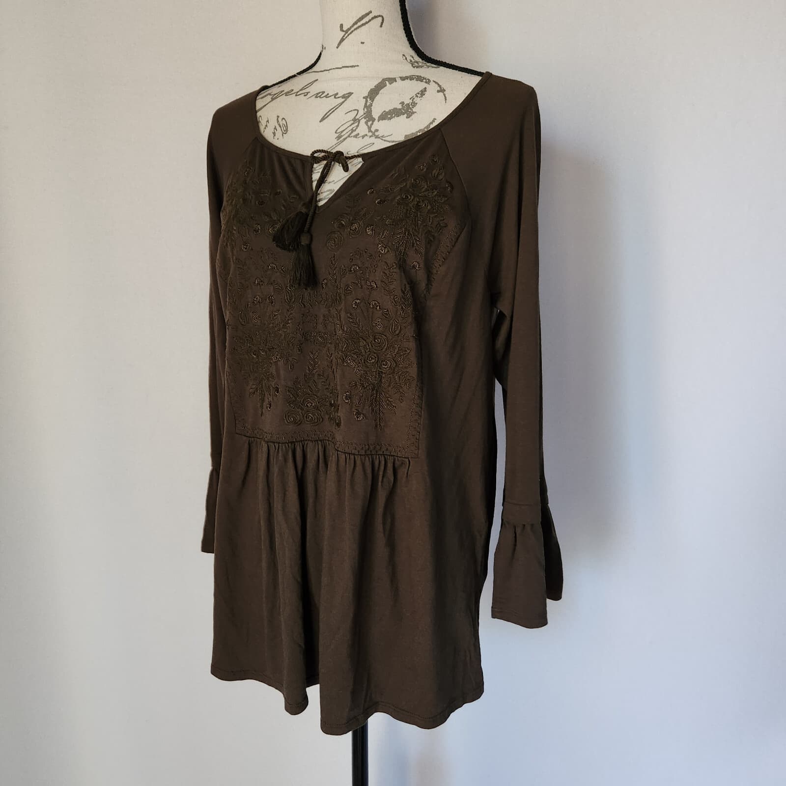 NWoT J.Jill Embroidered Peplum Boho Top Bell Sleeve Modal Blend Pine Green Sz.L - Thumbnail 3