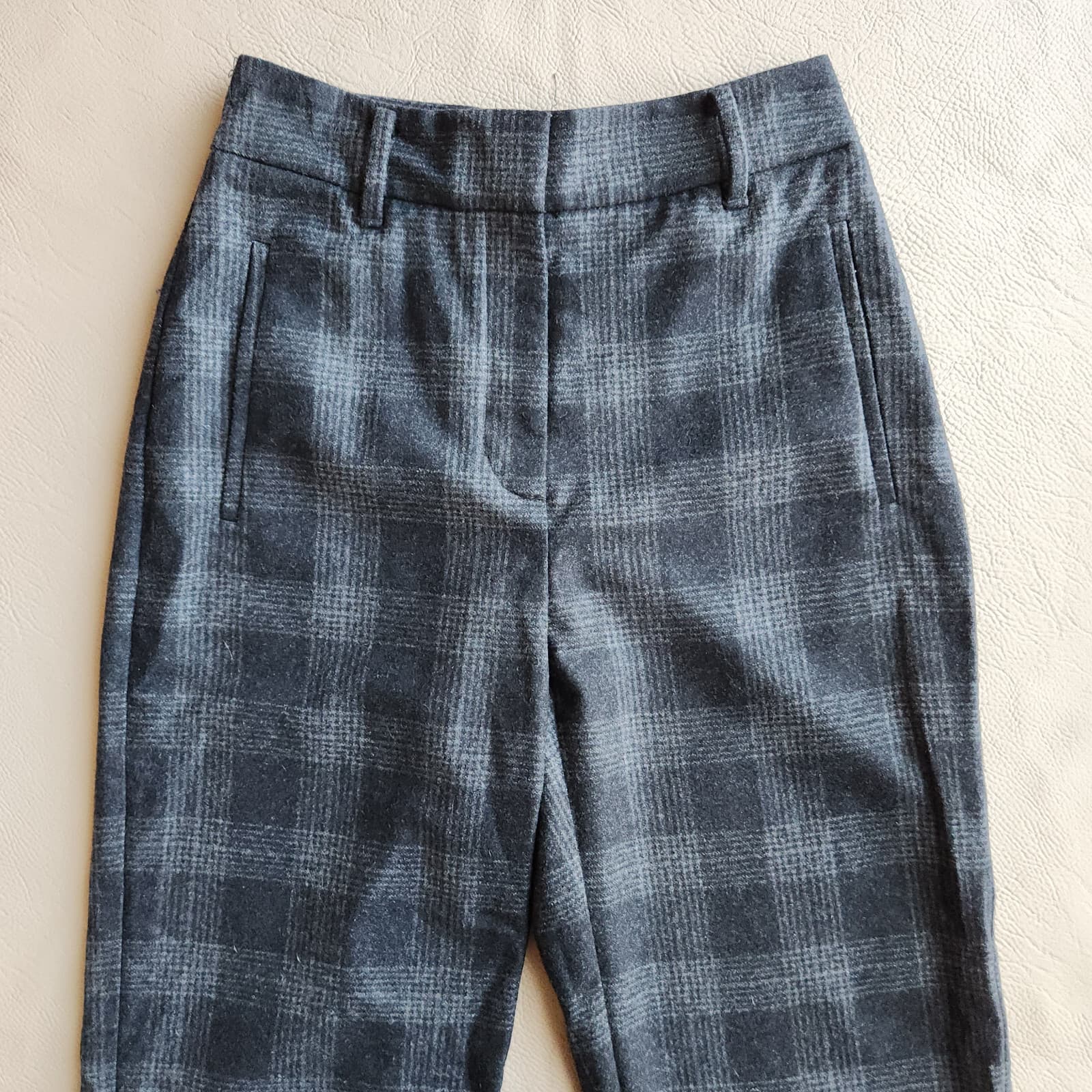 Aritzia Wilfred Wool Cashmere Plaid Dress Pants Ankle Straight Black Grey Sz.6 - Thumbnail 3